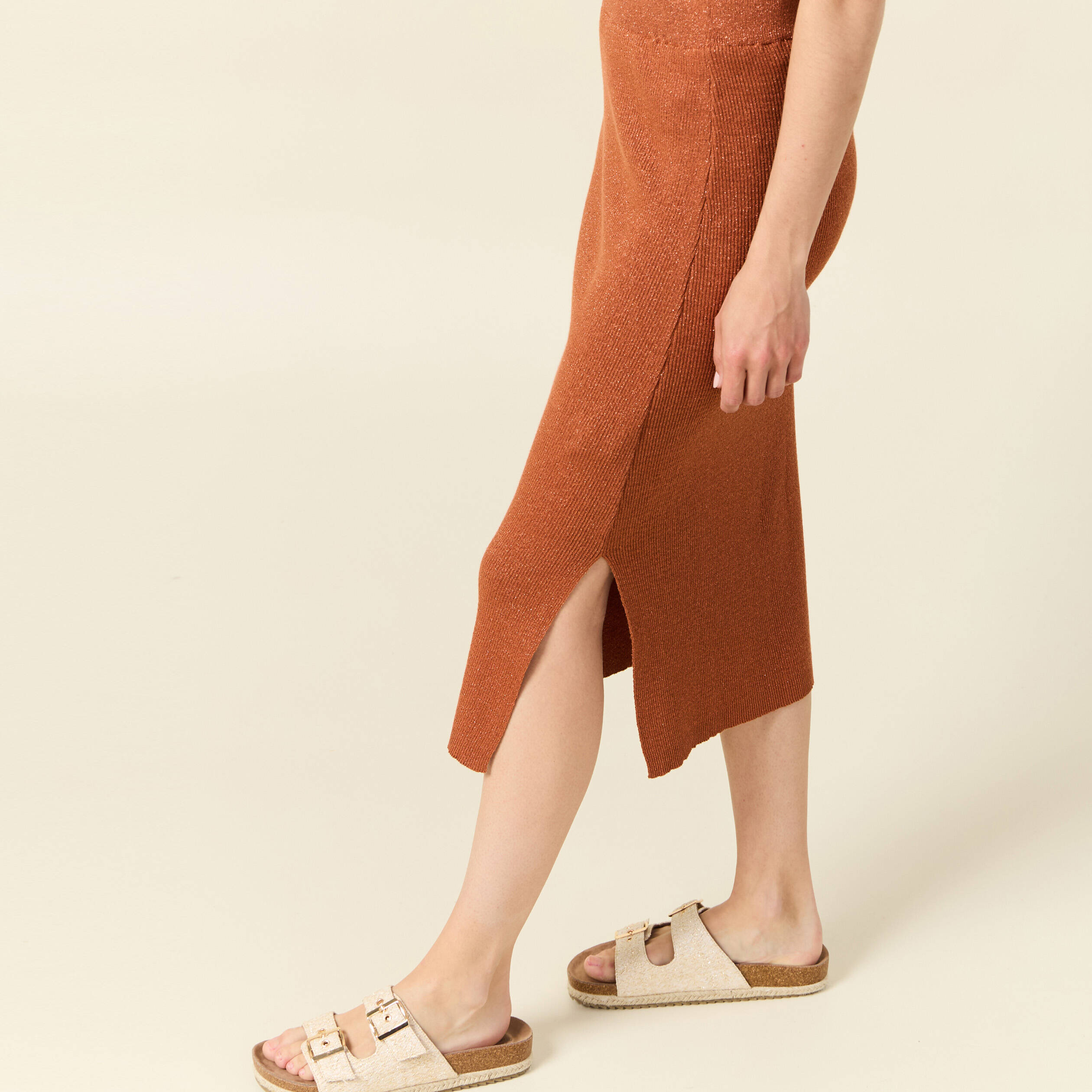 jupe longue ajustee en tricot orange fonce femme Jupe longue ajustée en tricot orange foncé femme