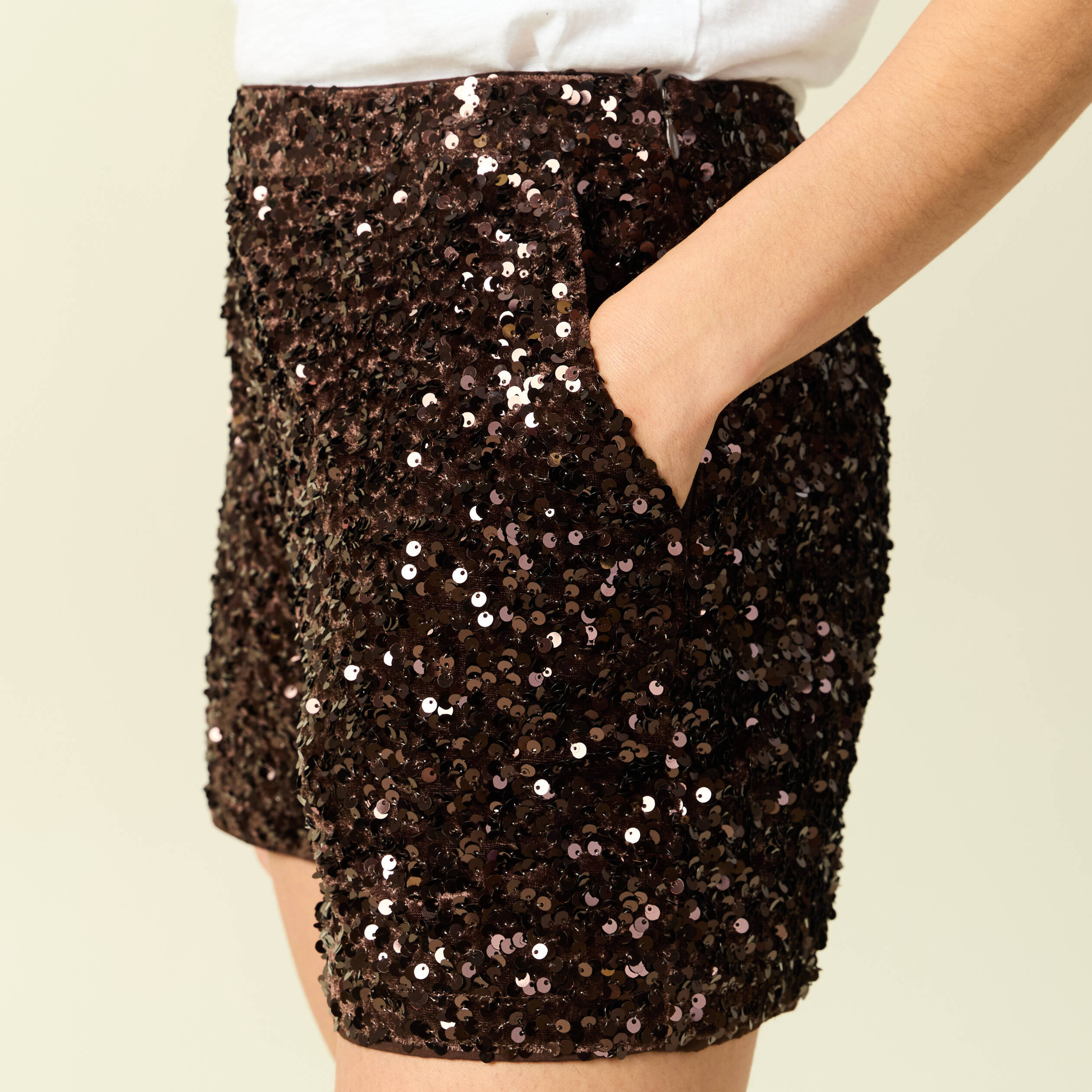 Short ajust&eacute; taille haute doubl&eacute; marron femme