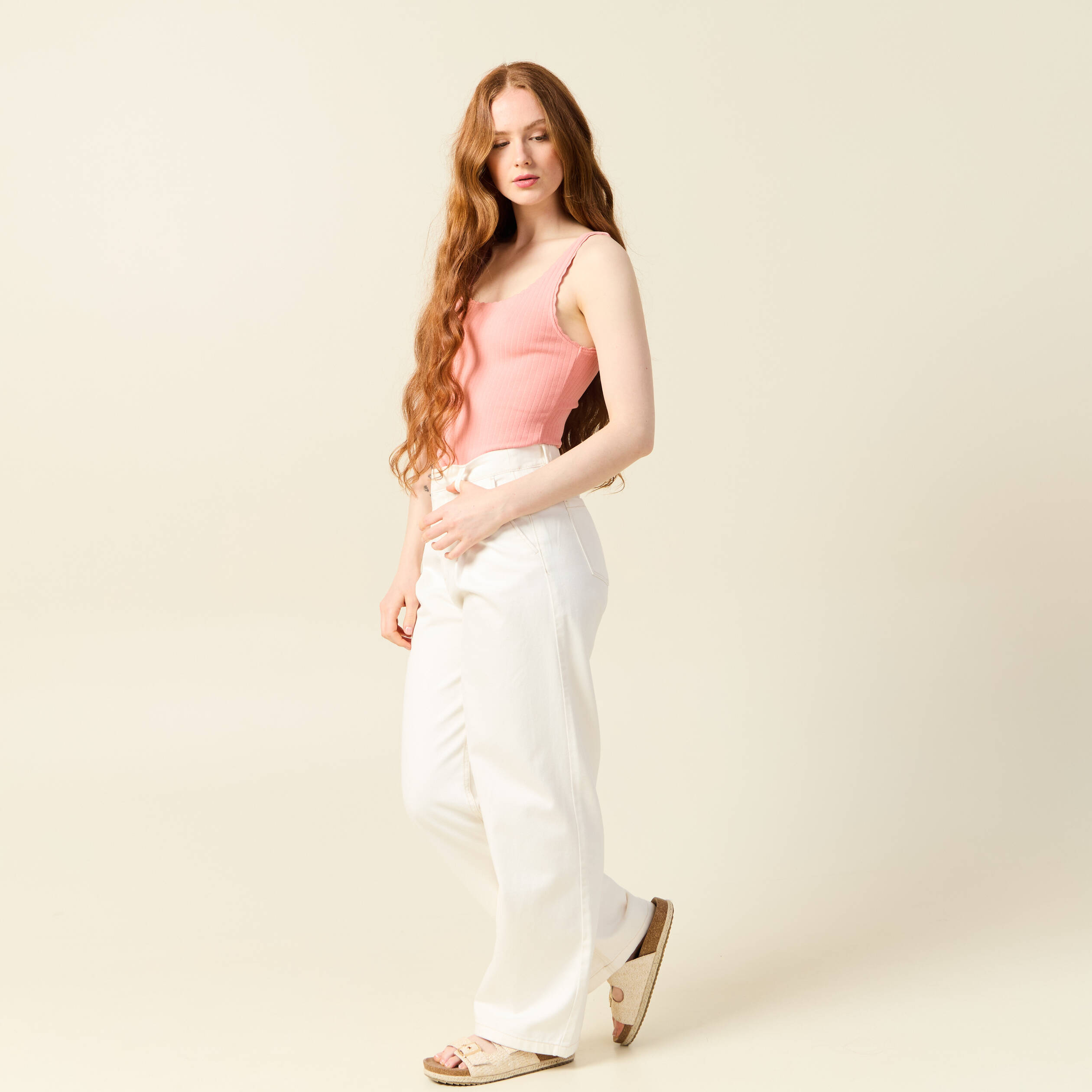 debardeur sans manches cotele rose saumon femme Débardeur sans manches côtelé rose saumon femme