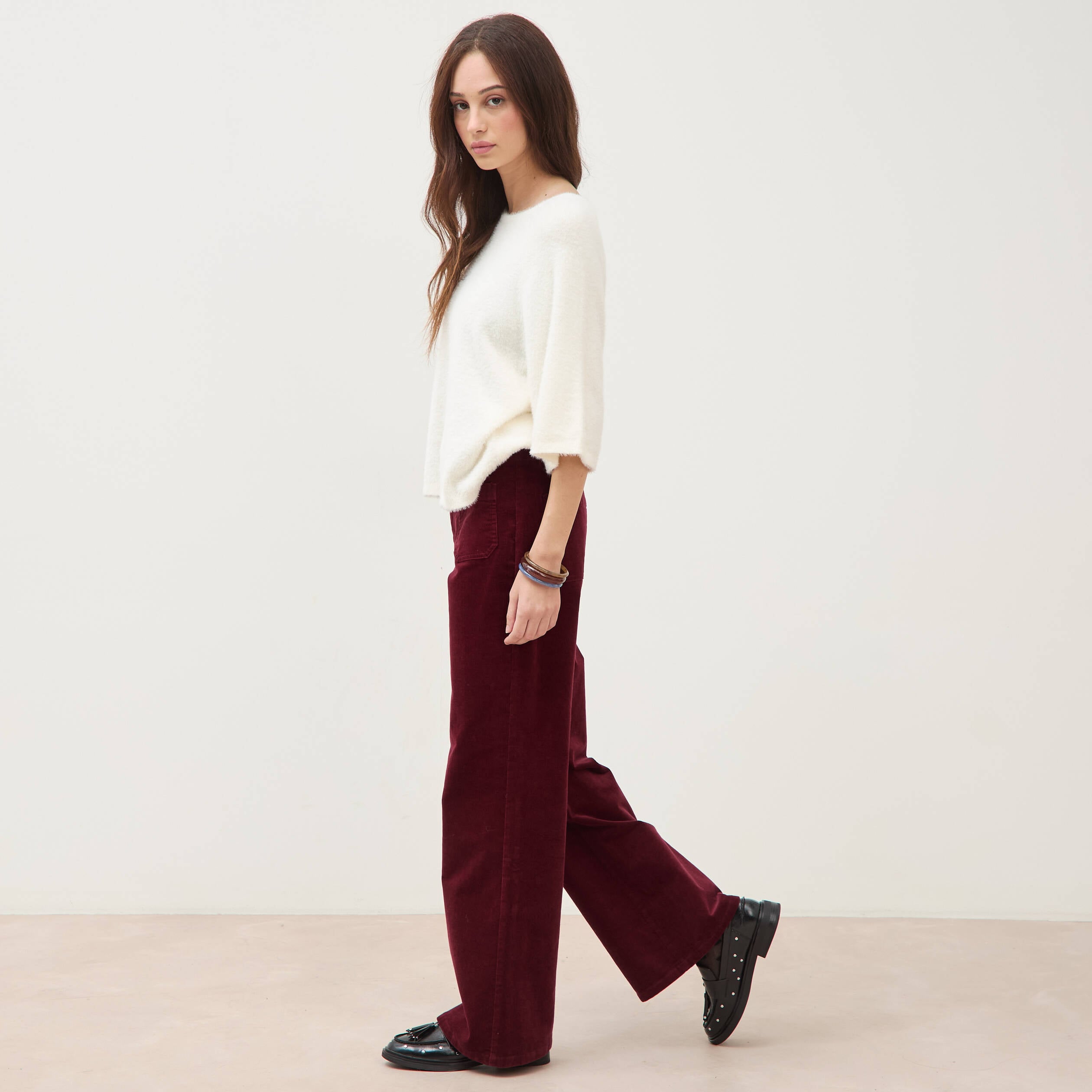 Pantalon flare taille haute en velours bordeaux femme