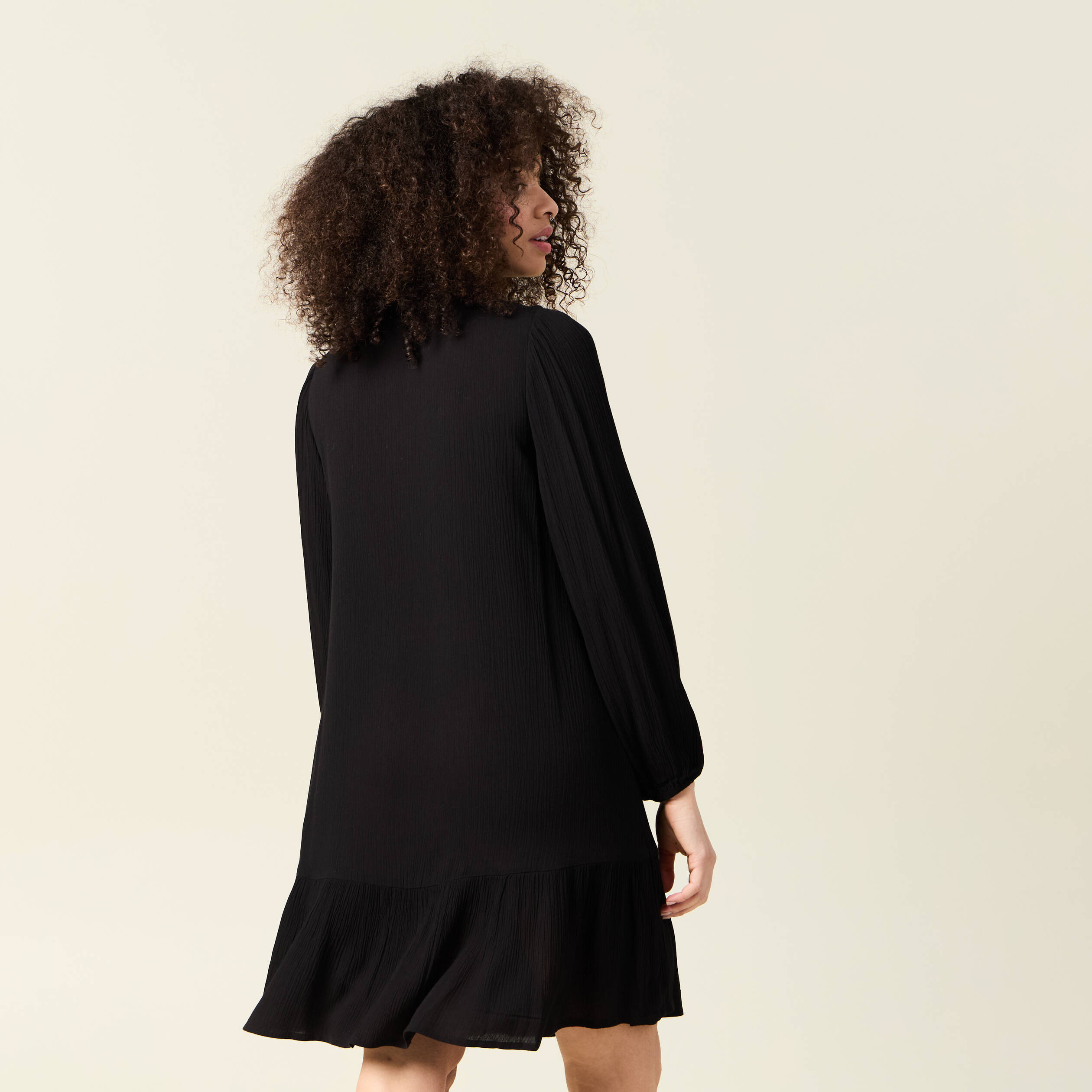 robe evasee broderie noir femme Robe évasée broderie noir femme
