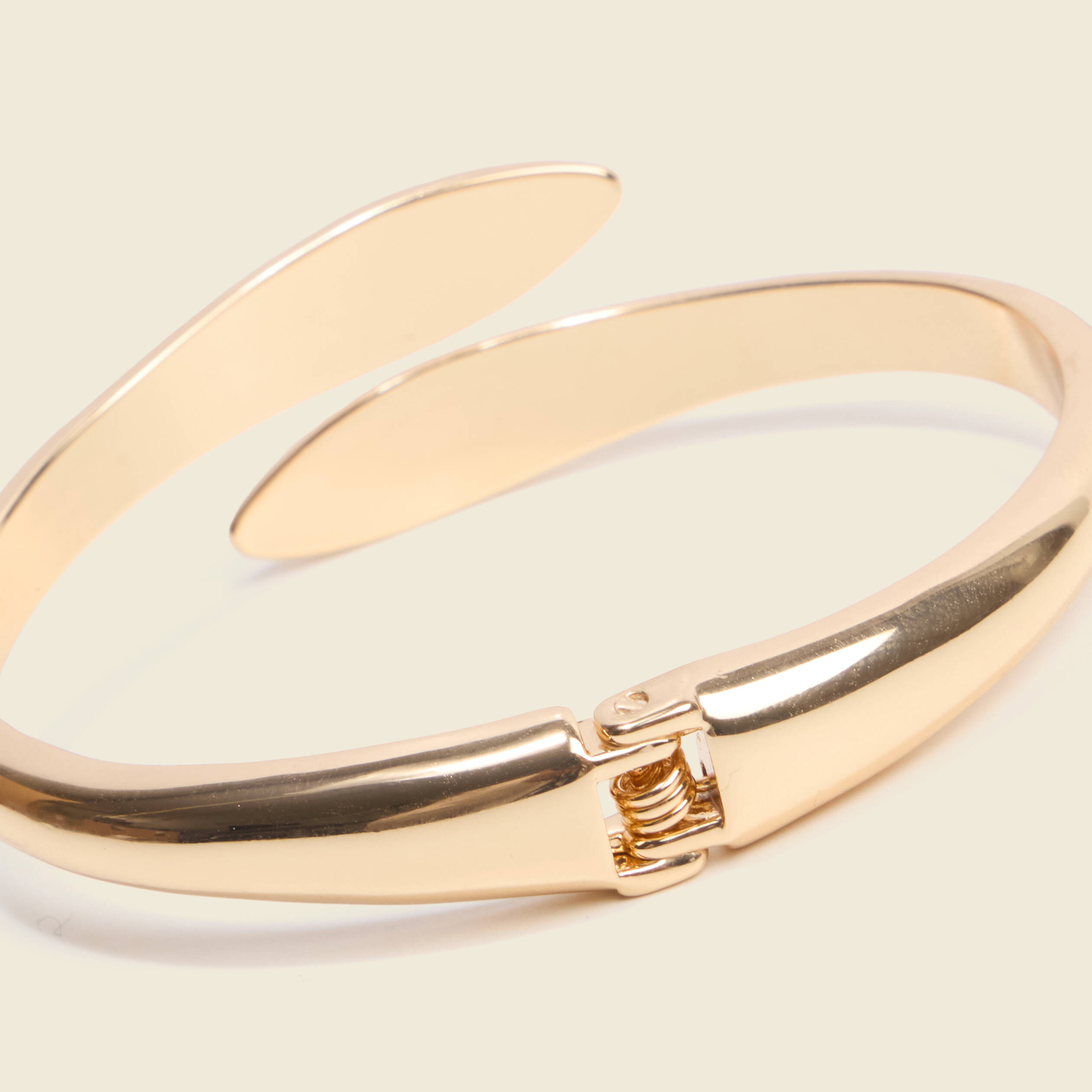 Bracelet fin couleur or femme