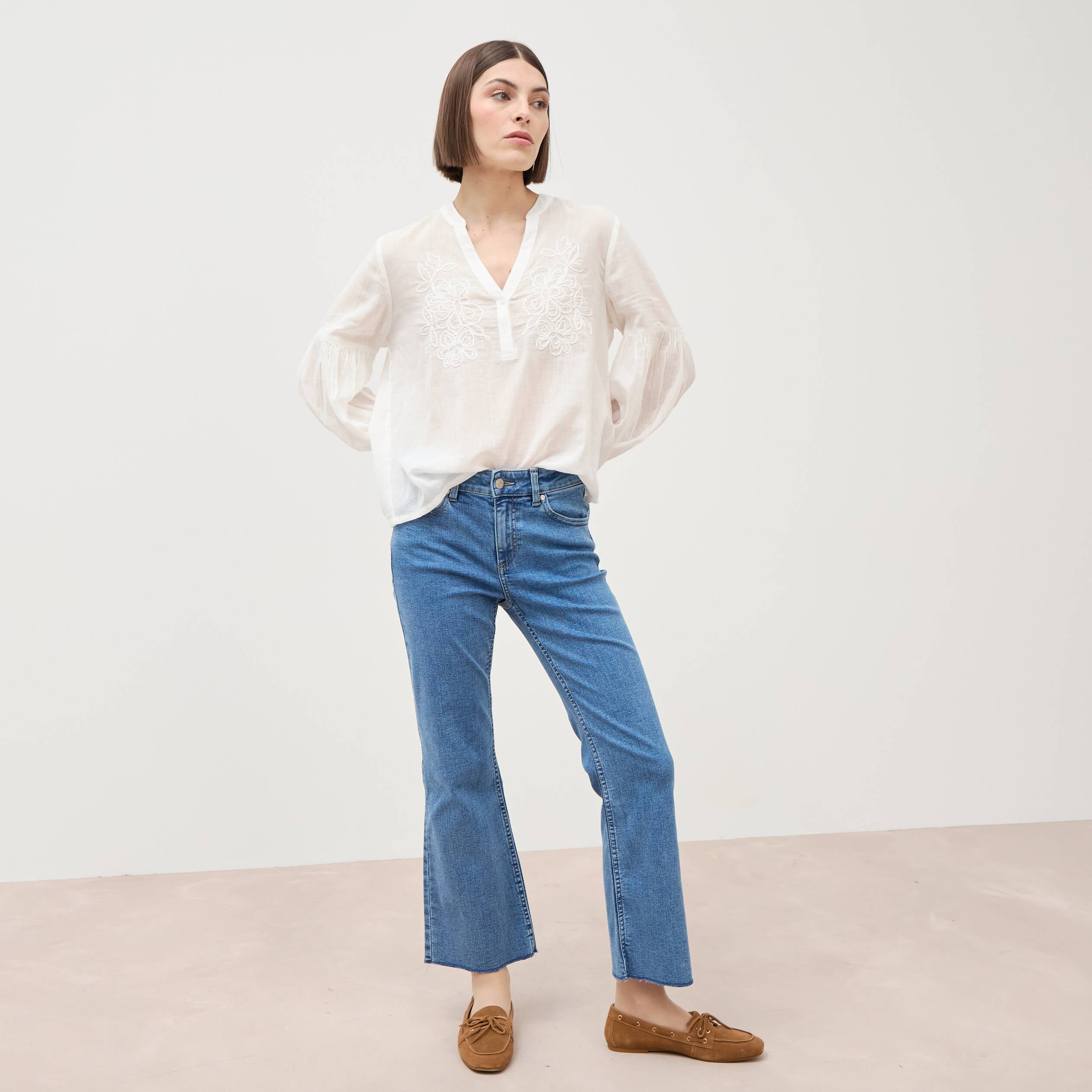 Jeans bootcut cropped taille bascul&eacute;e denim used femme