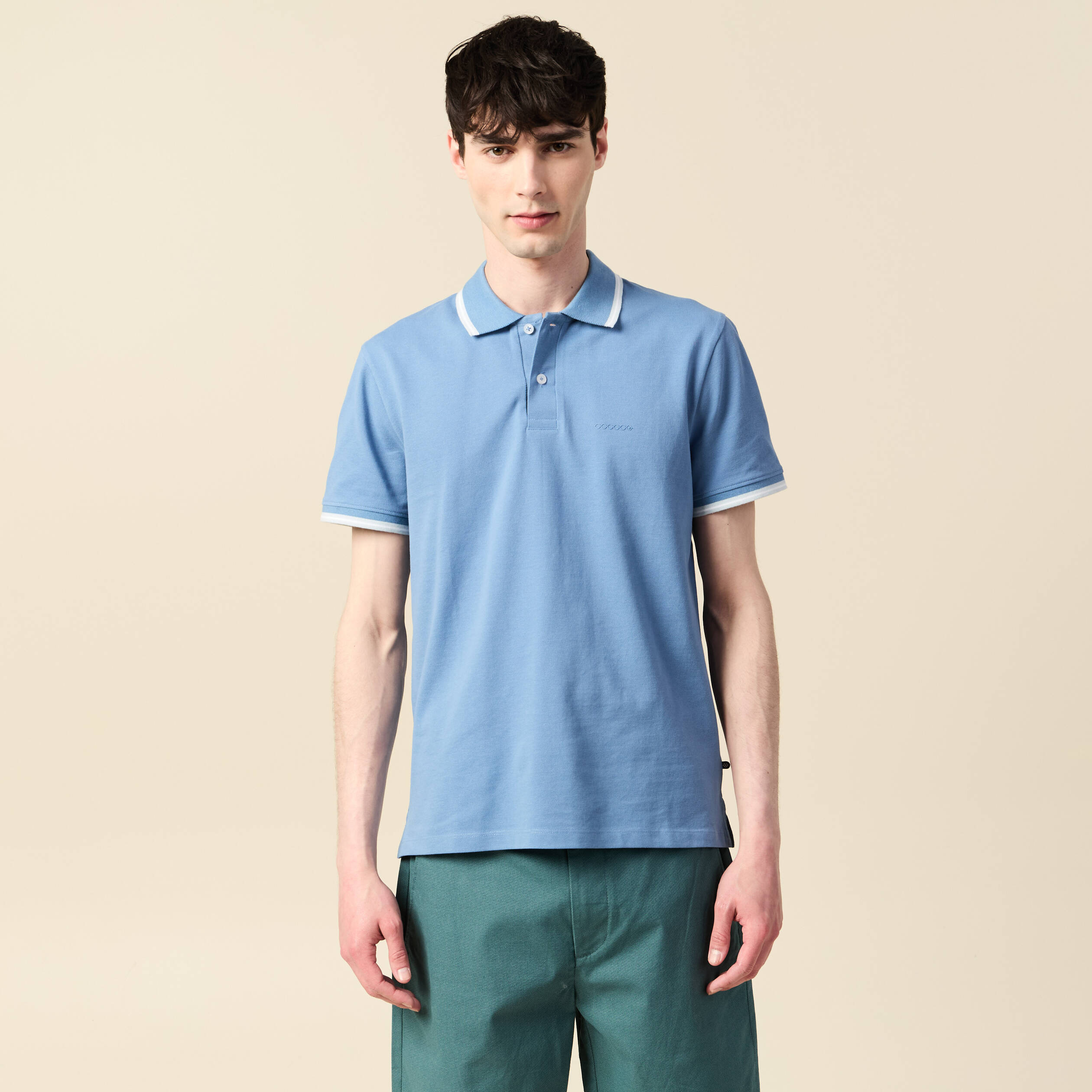 Polo cintr&eacute; en coton manches courtes bleu gris homme