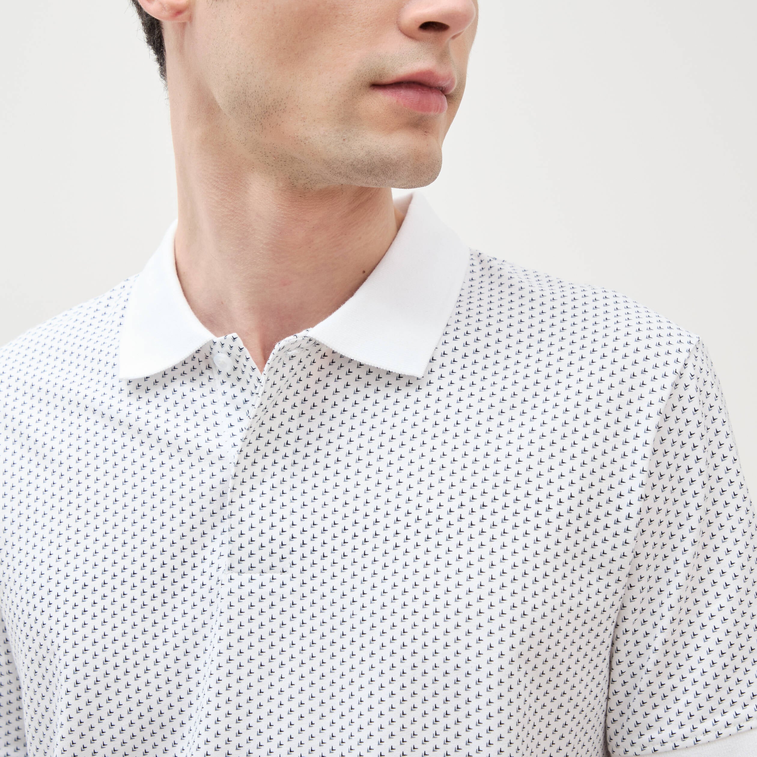Polo cintr&eacute; en coton manches courtes blanc homme