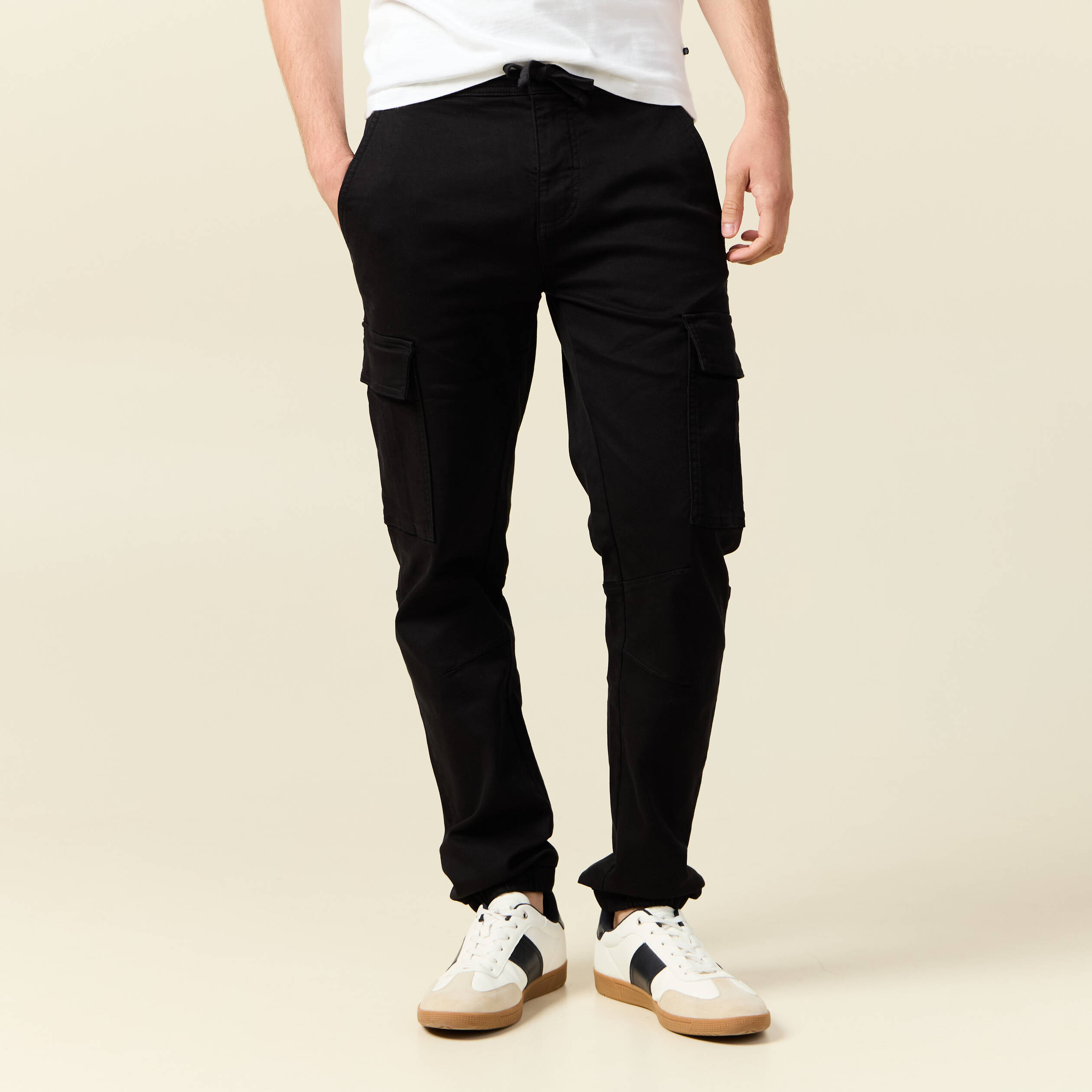 Pantalon battle bas resserr&eacute; noir homme
