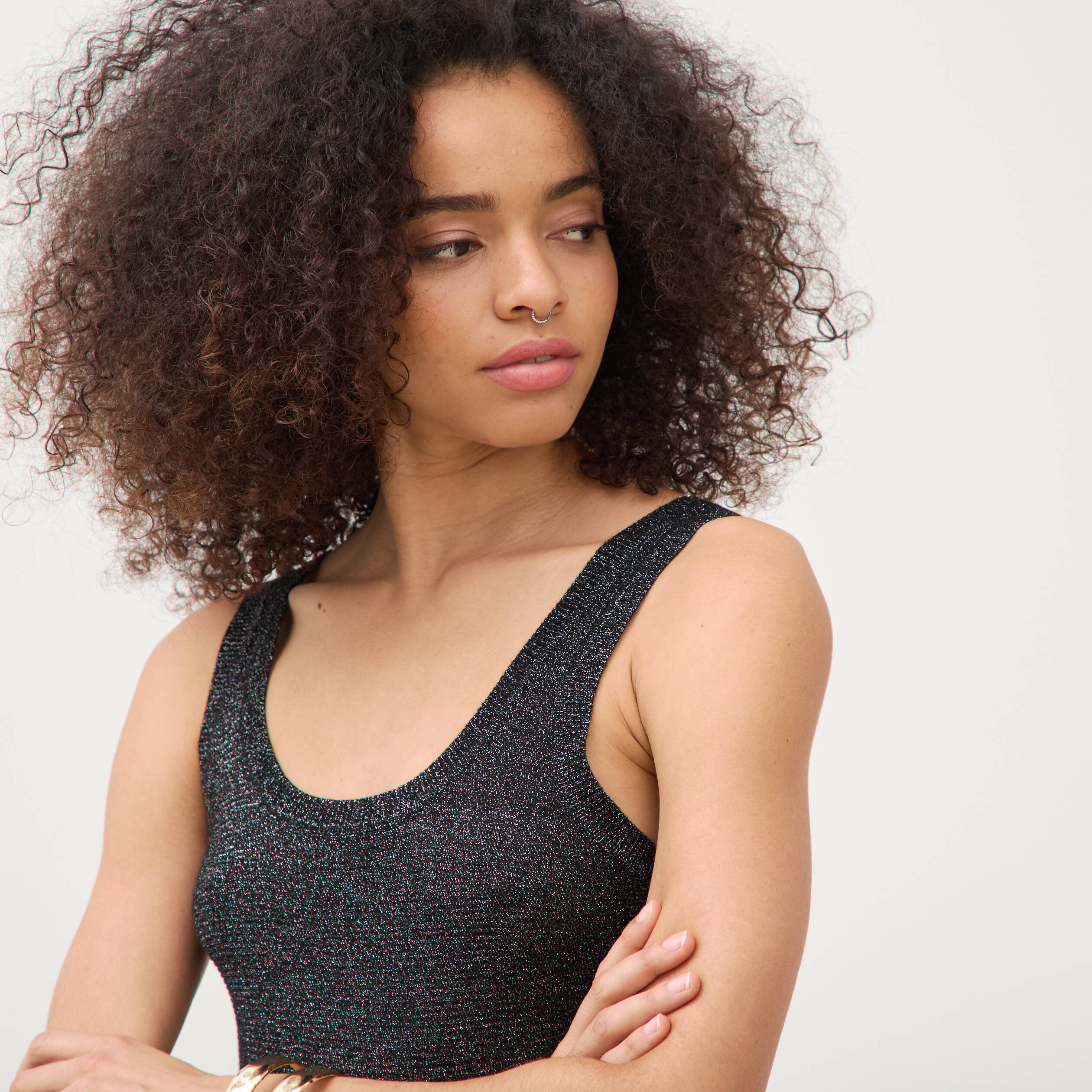 D&eacute;bardeur droit court col rond bretelles noir femme