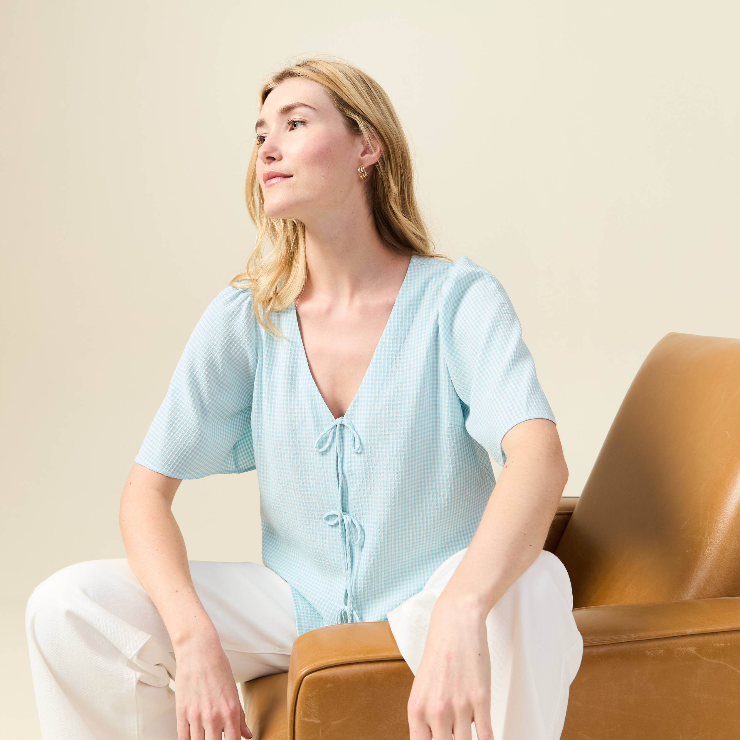 Blouse manches courtes nouée bleu pastel femme