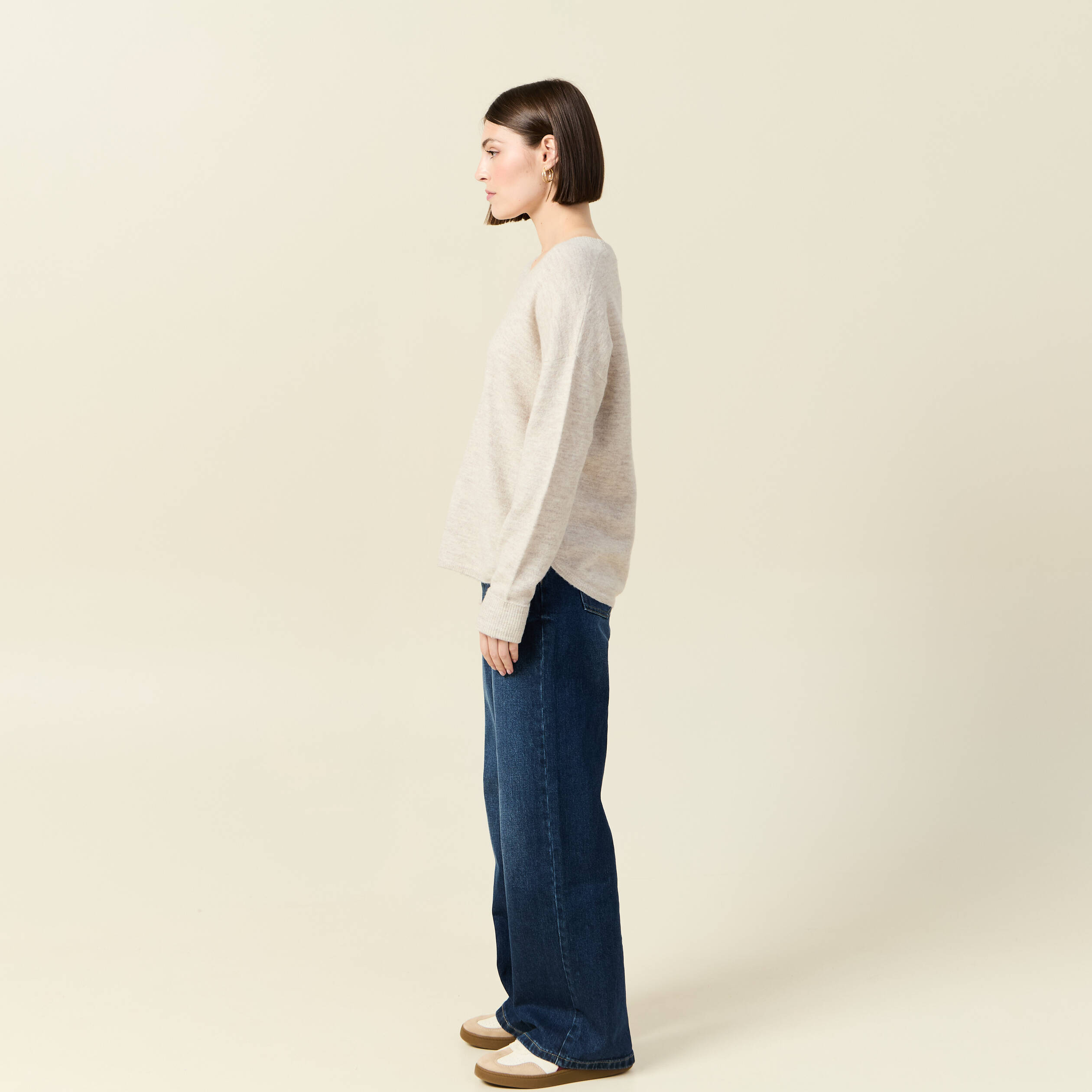 Pull manches longues col en V creme femme