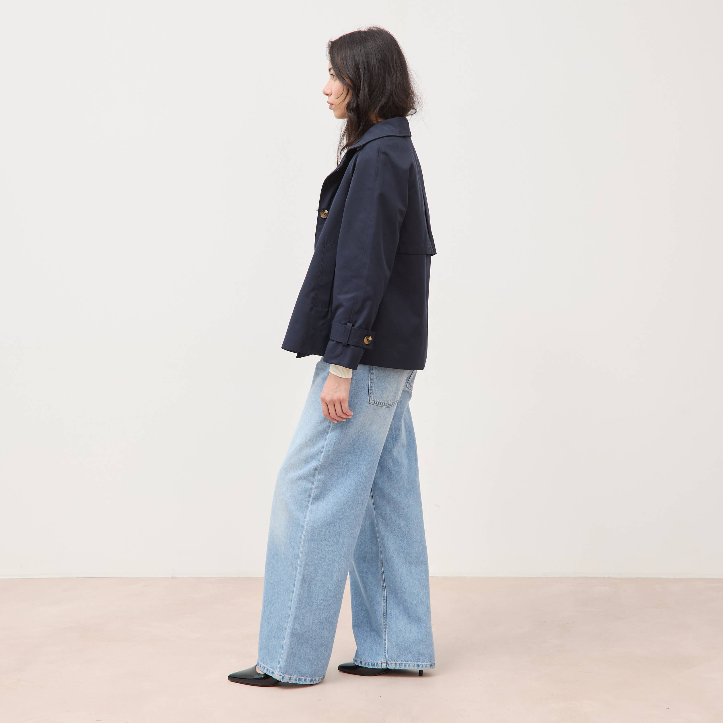 Trench droit court col montant bleu fonc&eacute; femme