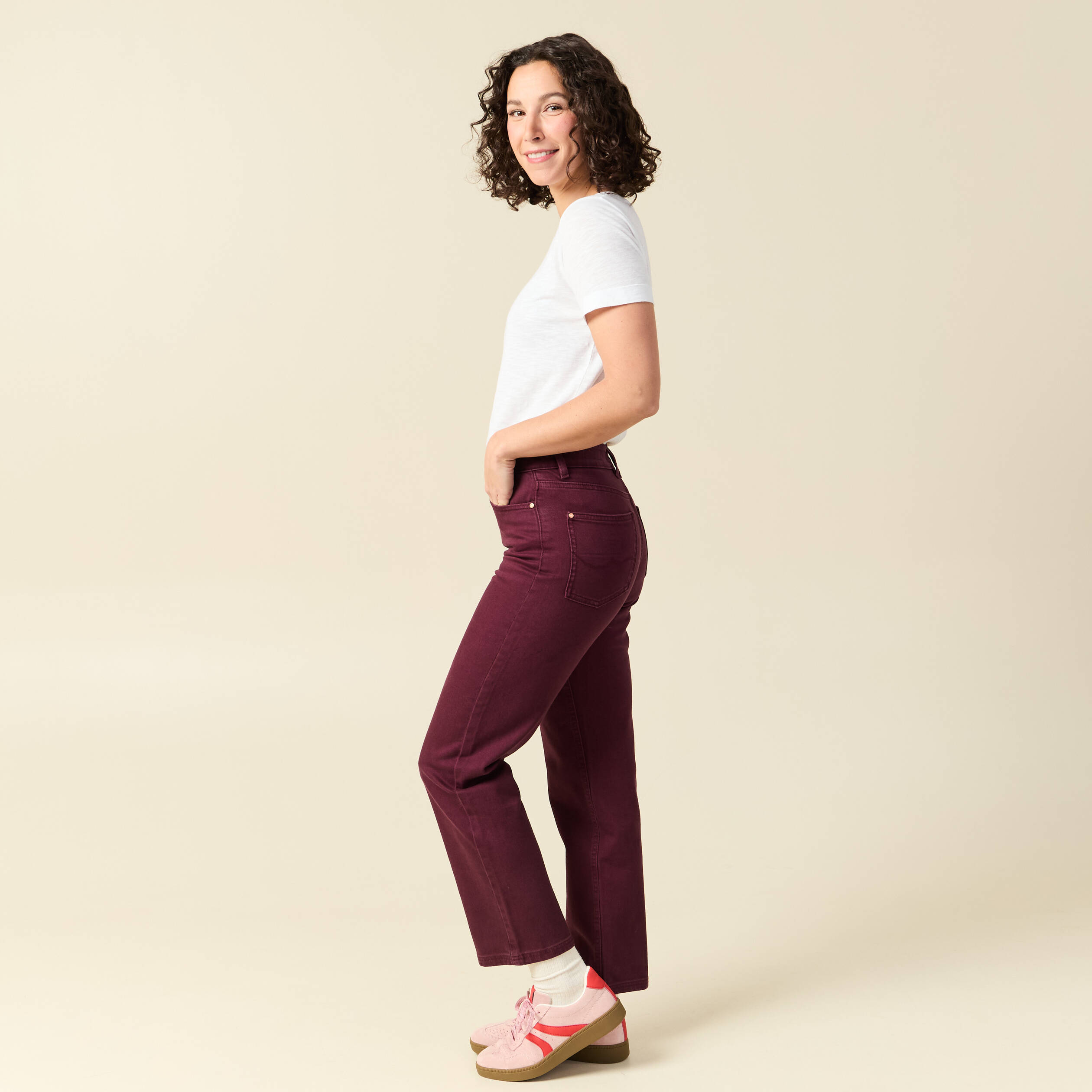 Jeans droit 7/8&egrave;me taille standard bordeaux femme
