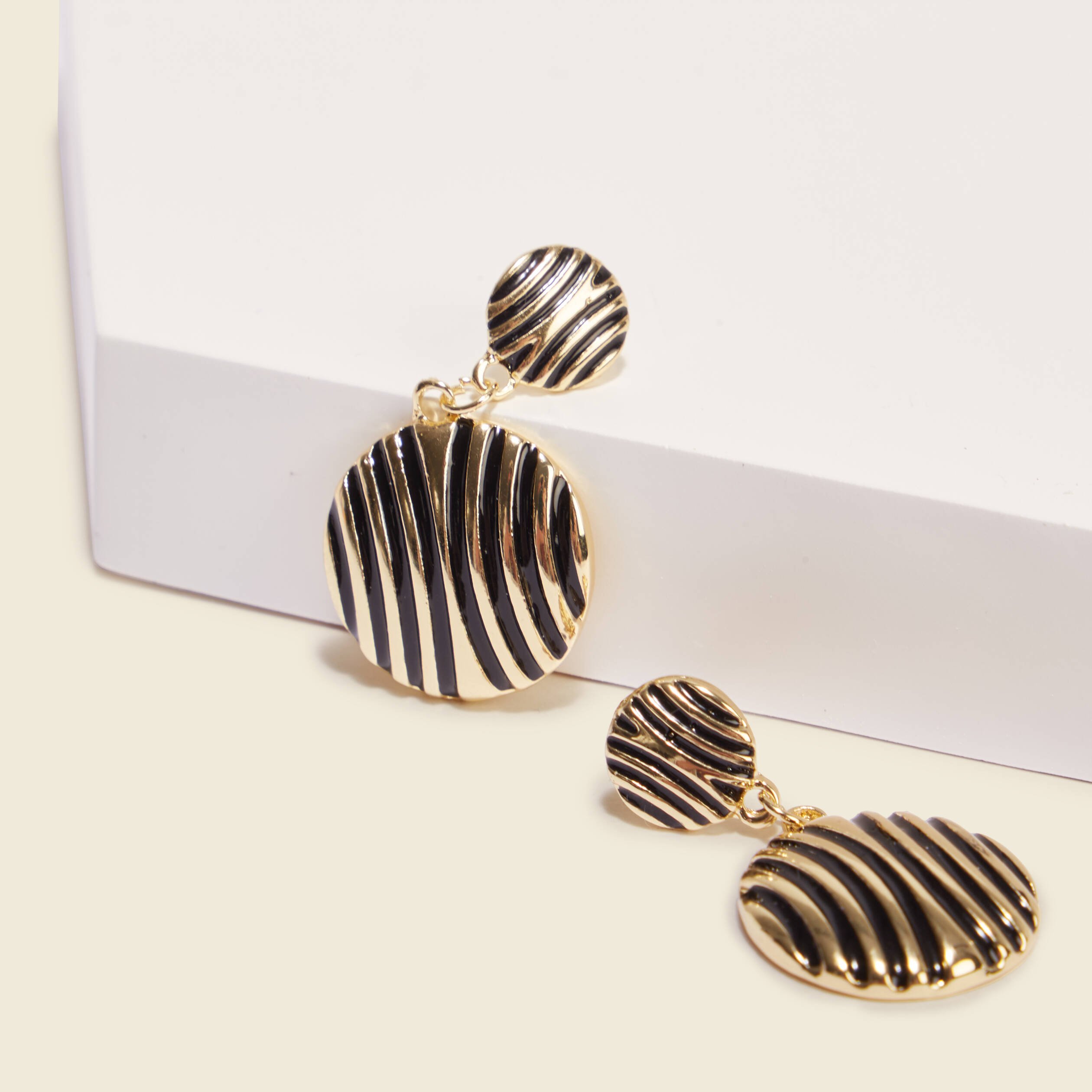 boucles doreilles pendantes couleur or femme Boucles d'oreilles pendantes couleur or femme