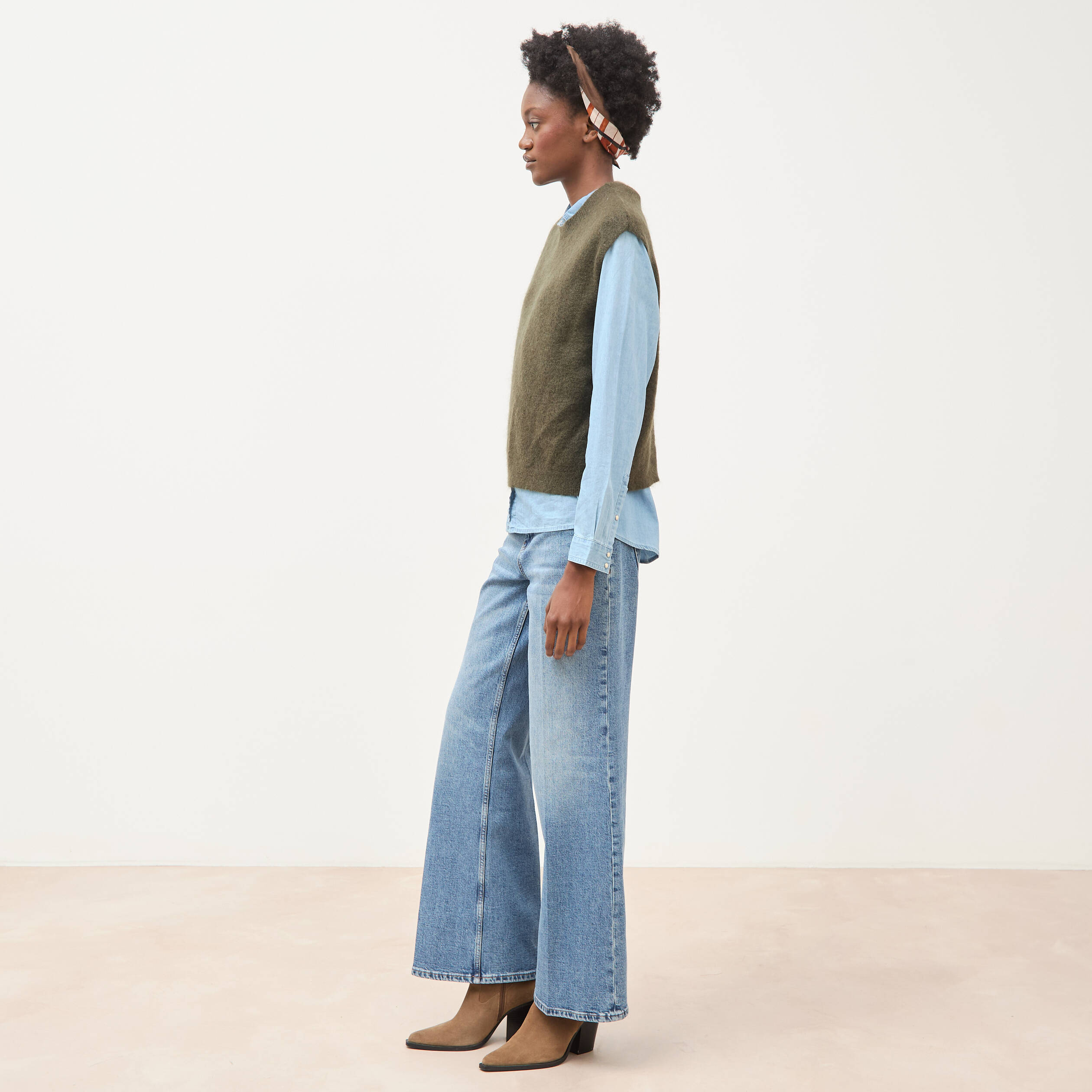 Pull droit court sans manches col rond vert olive femme