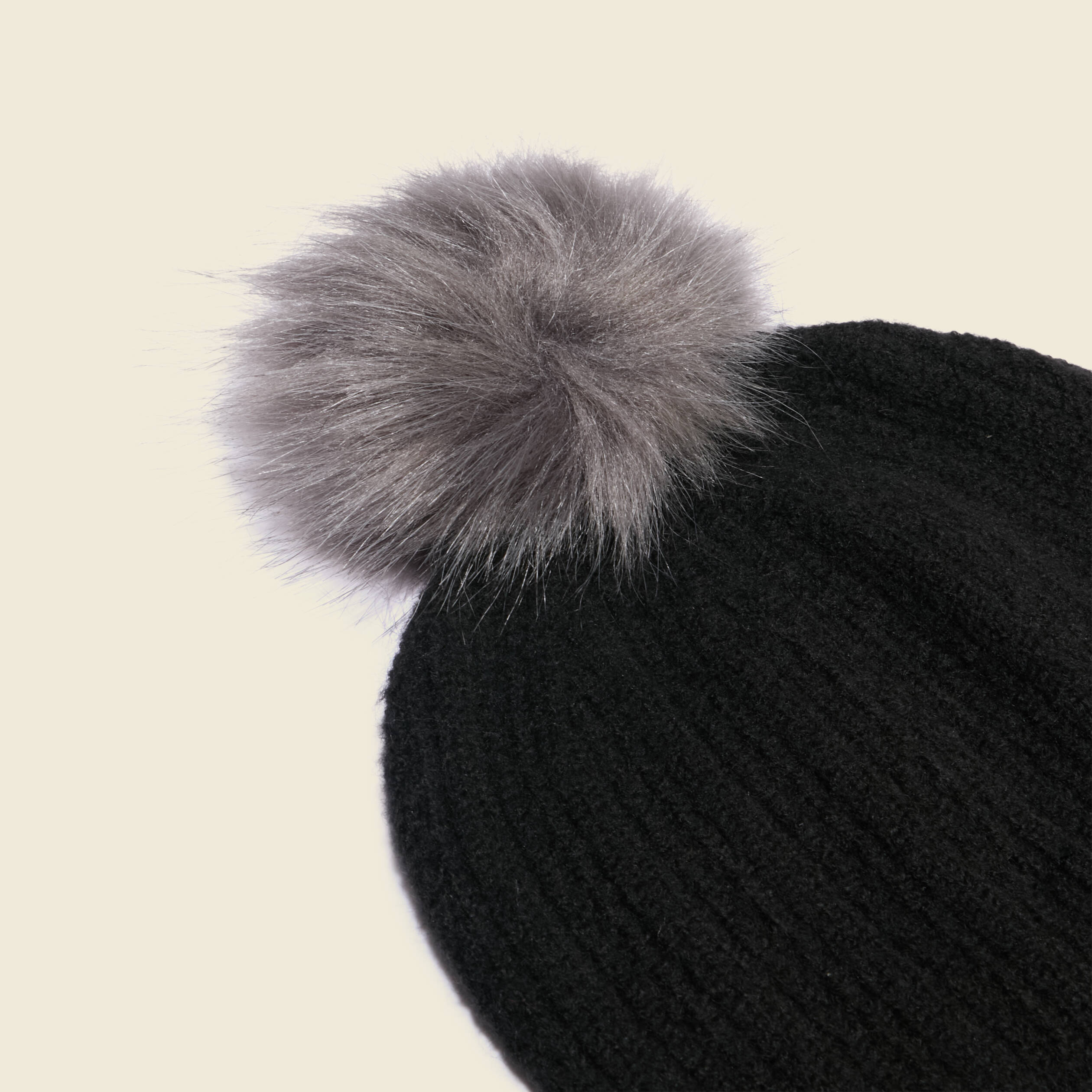 Bonnet noir femme