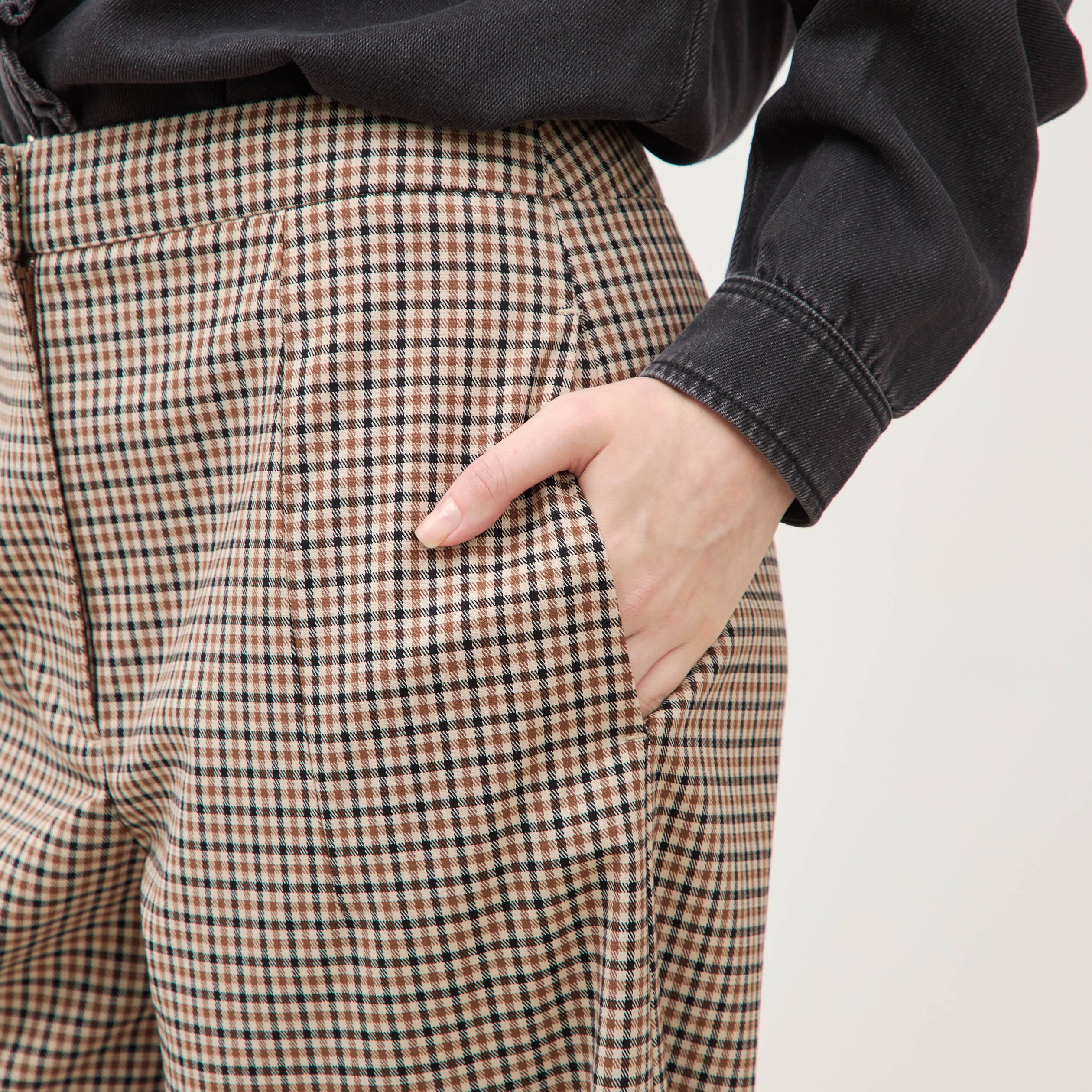 Pantalon barrel bas resserr&eacute; &agrave; carreaux ficelle femme