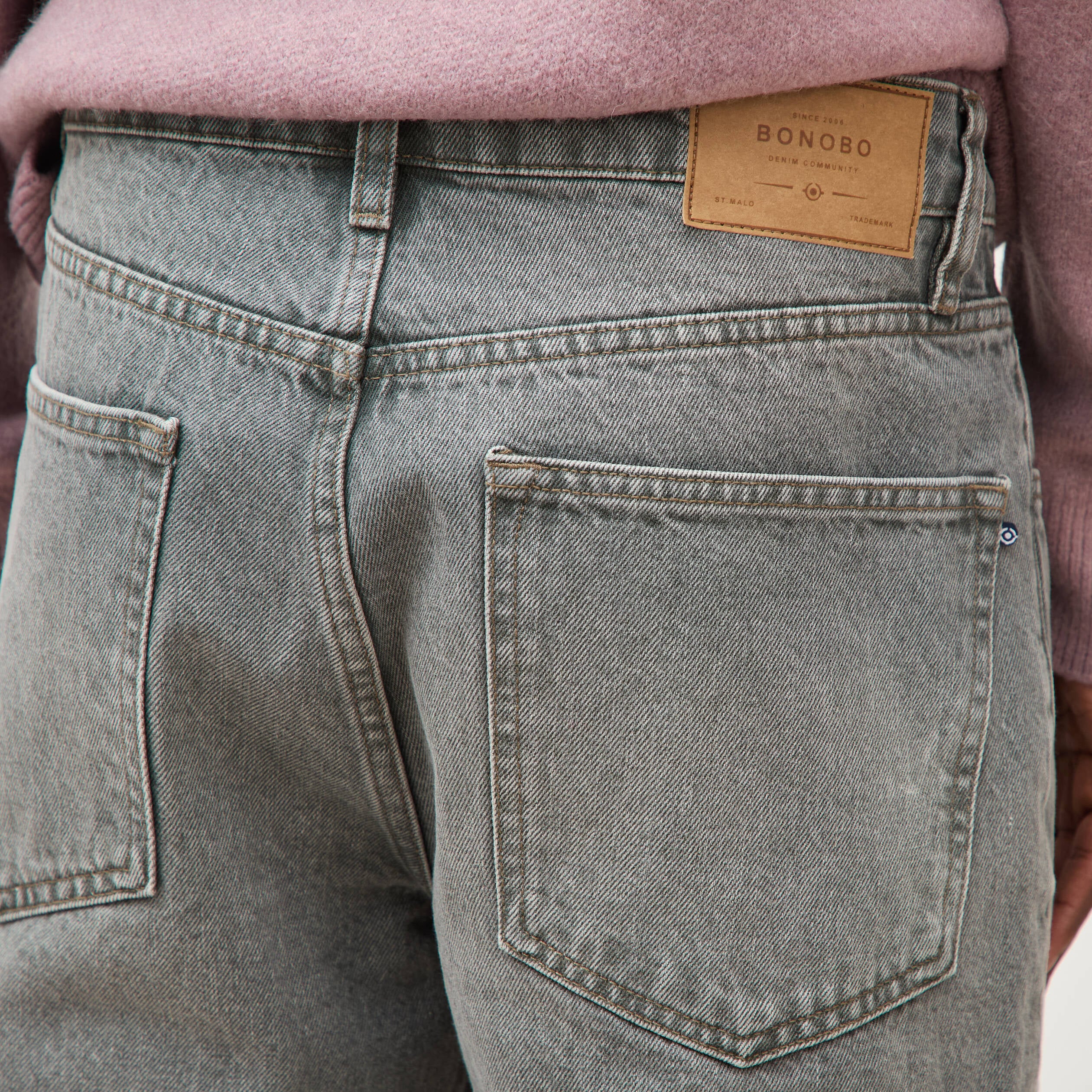 Jeans straight longueur 32 en coton denim gris homme