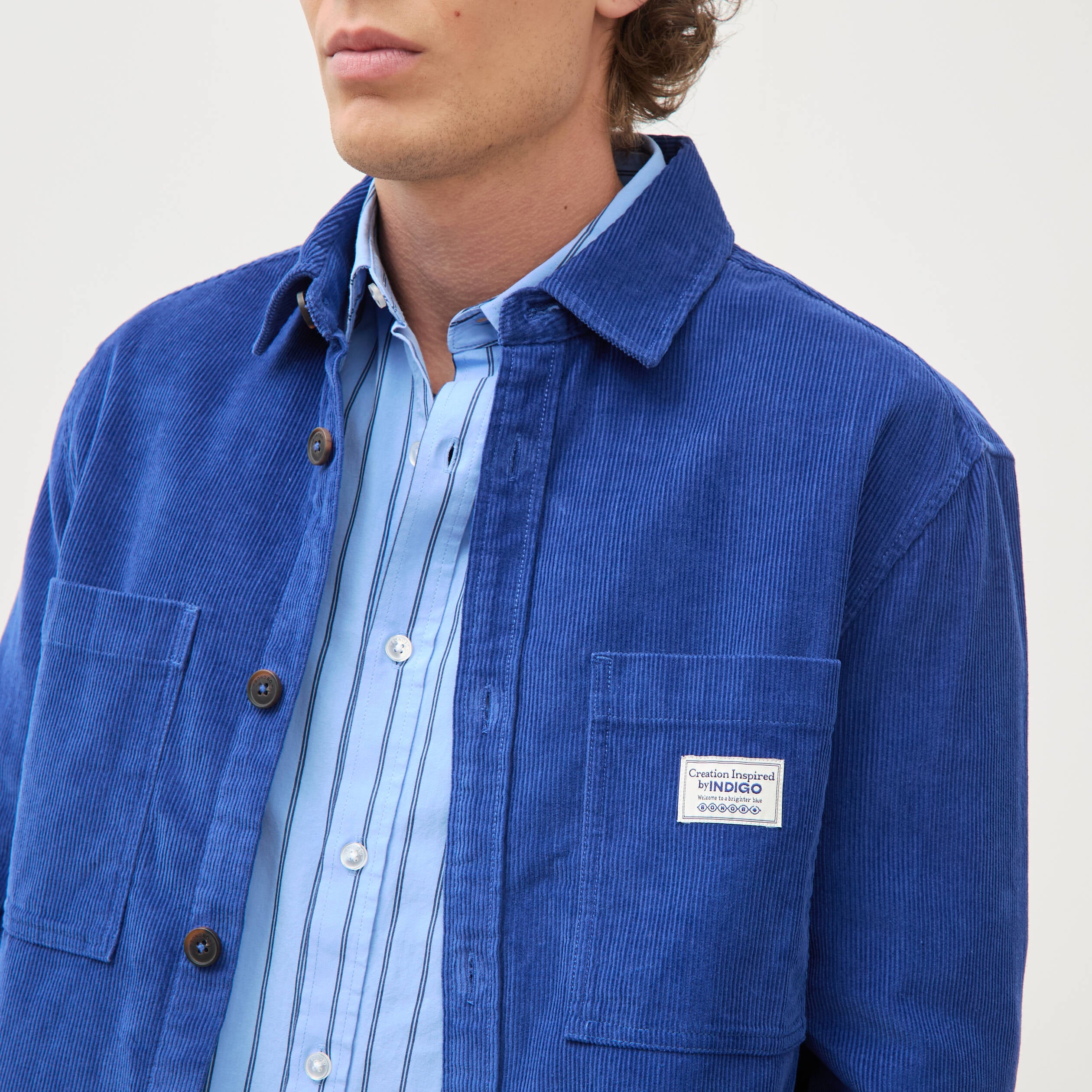 Surchemise courte droite en velours bleu electrique homme