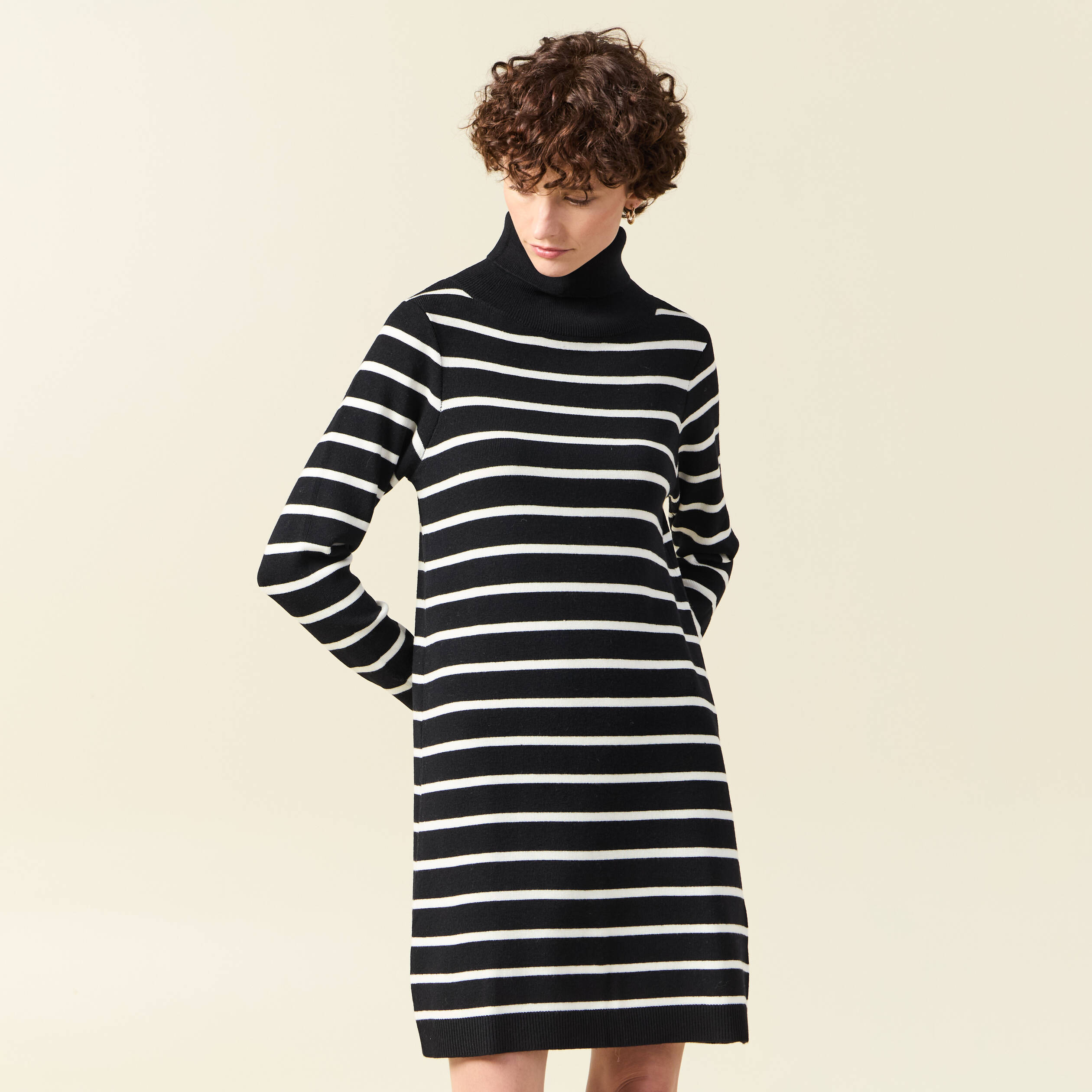 Robe pull droite col roule noir femme Bonobo
