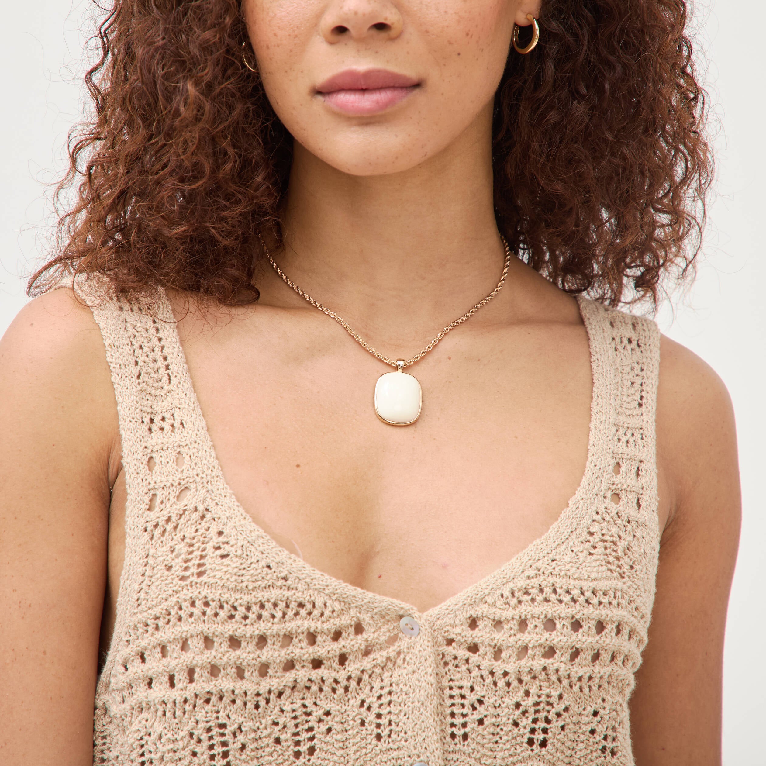 Collier couleur or femme