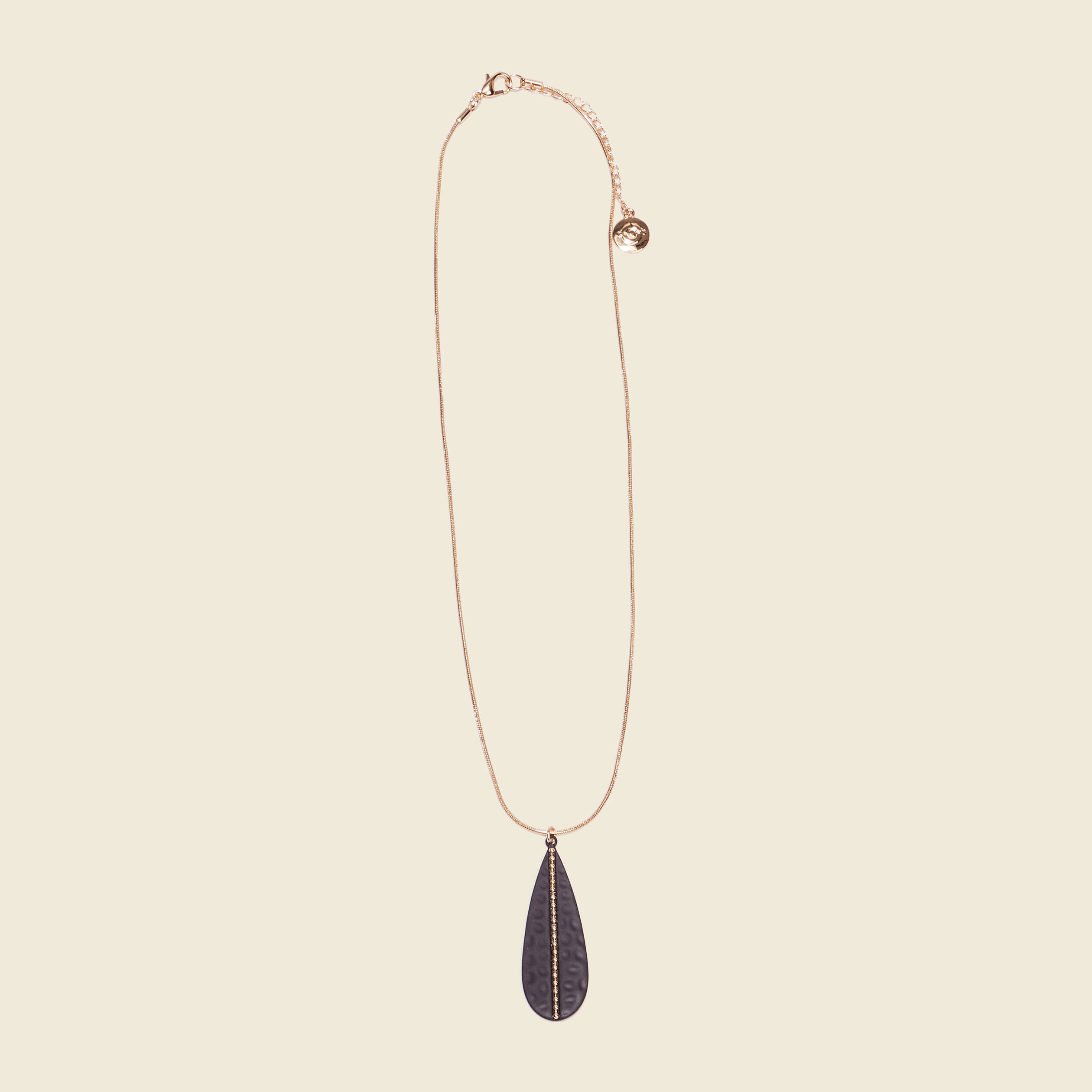 collier avec pendentif noir femme Collier avec pendentif noir femme