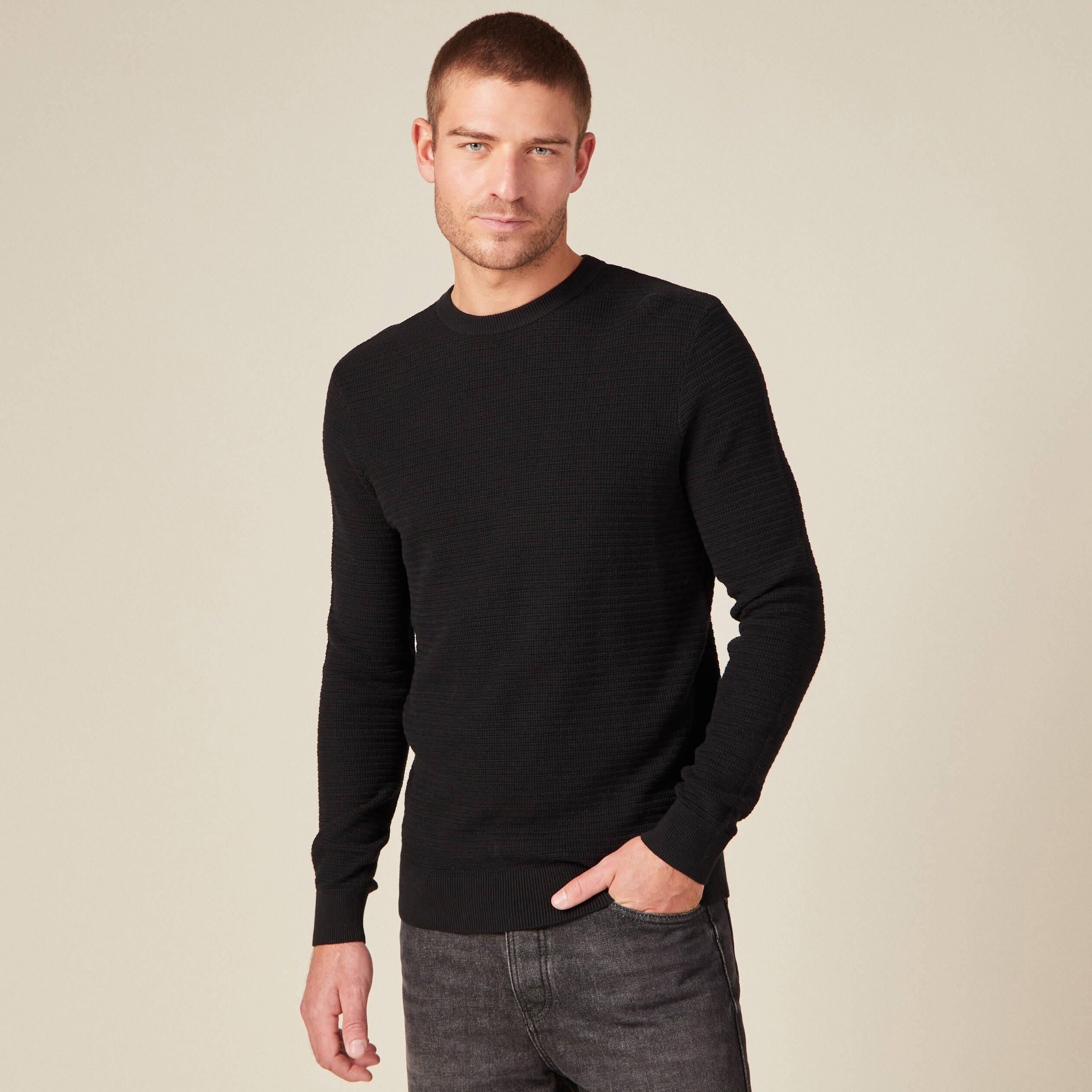 Pull manches longues col rond noir homme