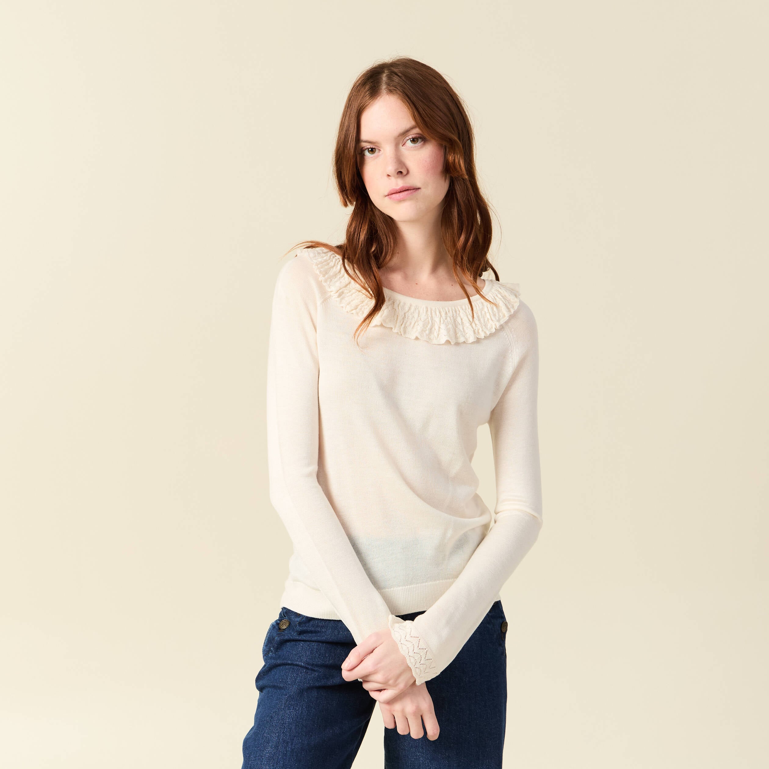 Pull col rond &agrave; volants manches longues ivoire femme