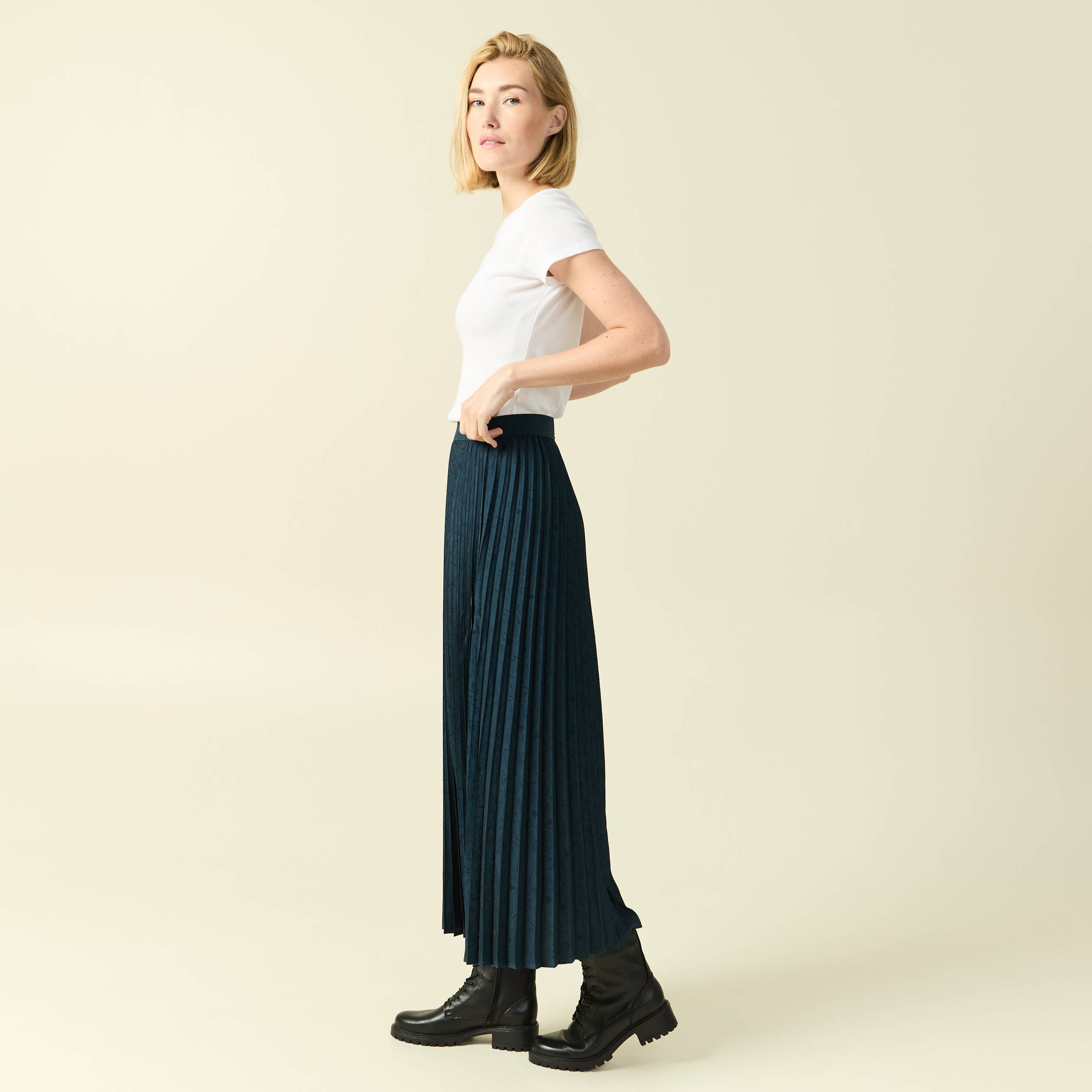 Jupe satin&eacute;e bleu canard femme