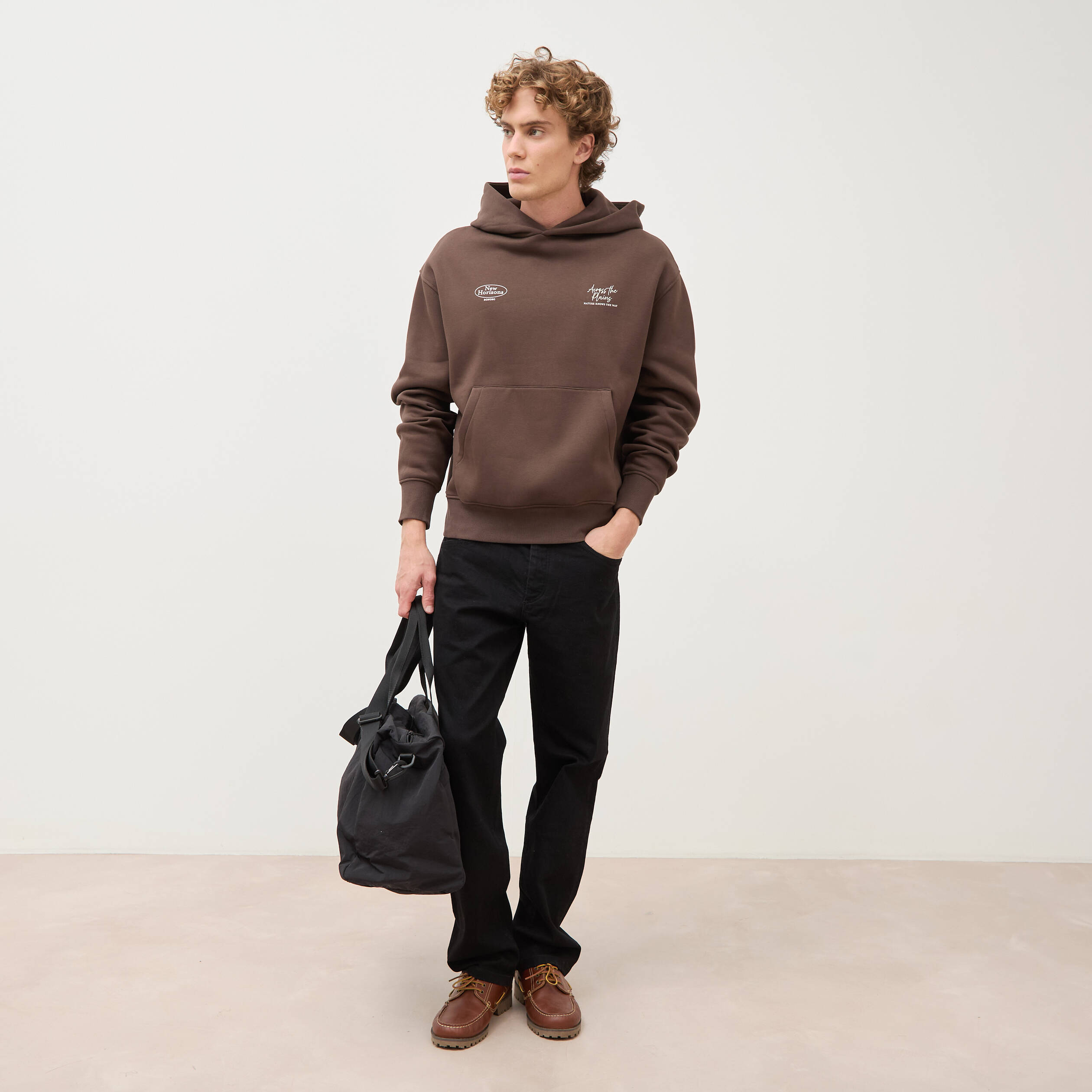 Sweat ample &agrave; capuche manches longues marron fonc&eacute; homme