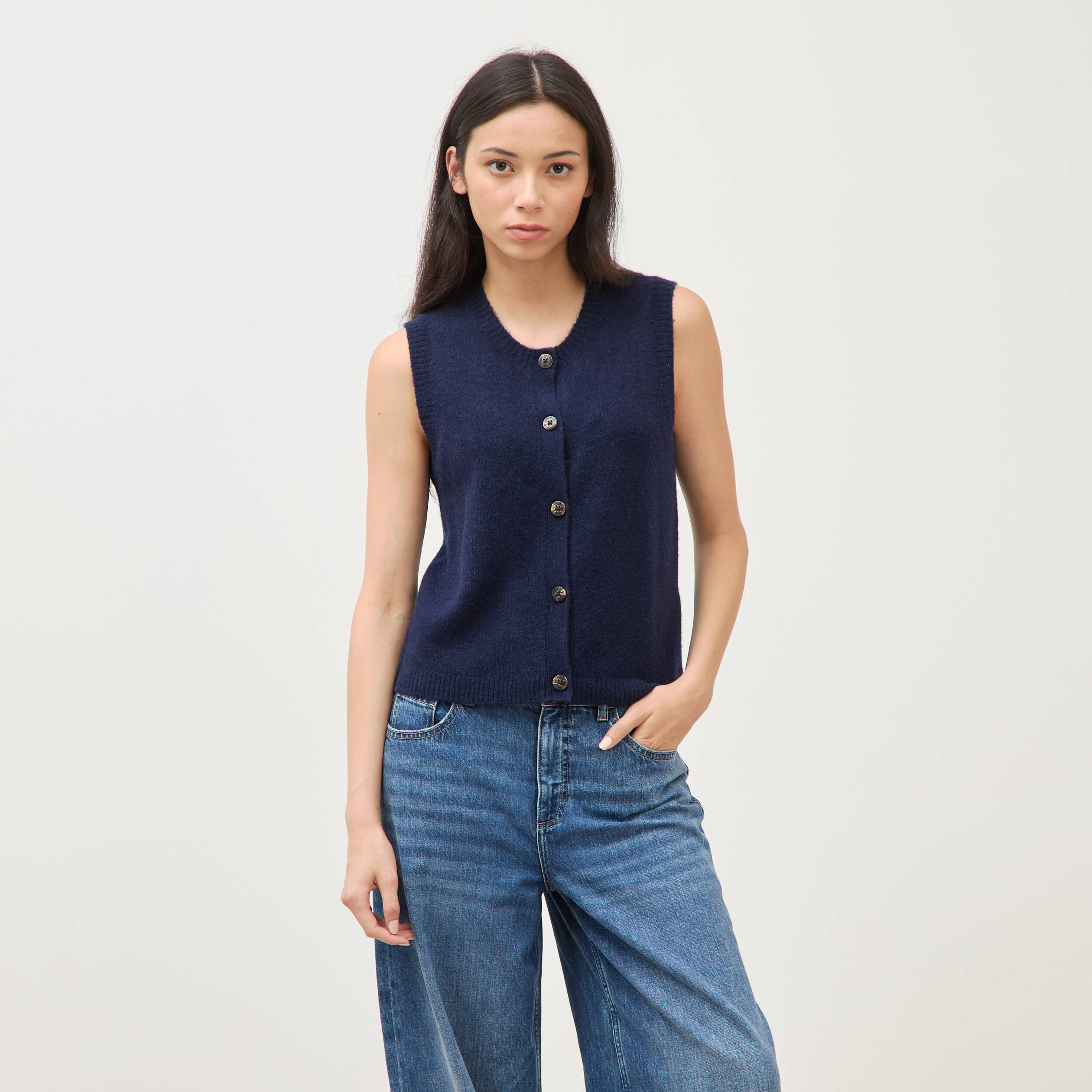 Pull droit court sans manches col rond bleu marine femme