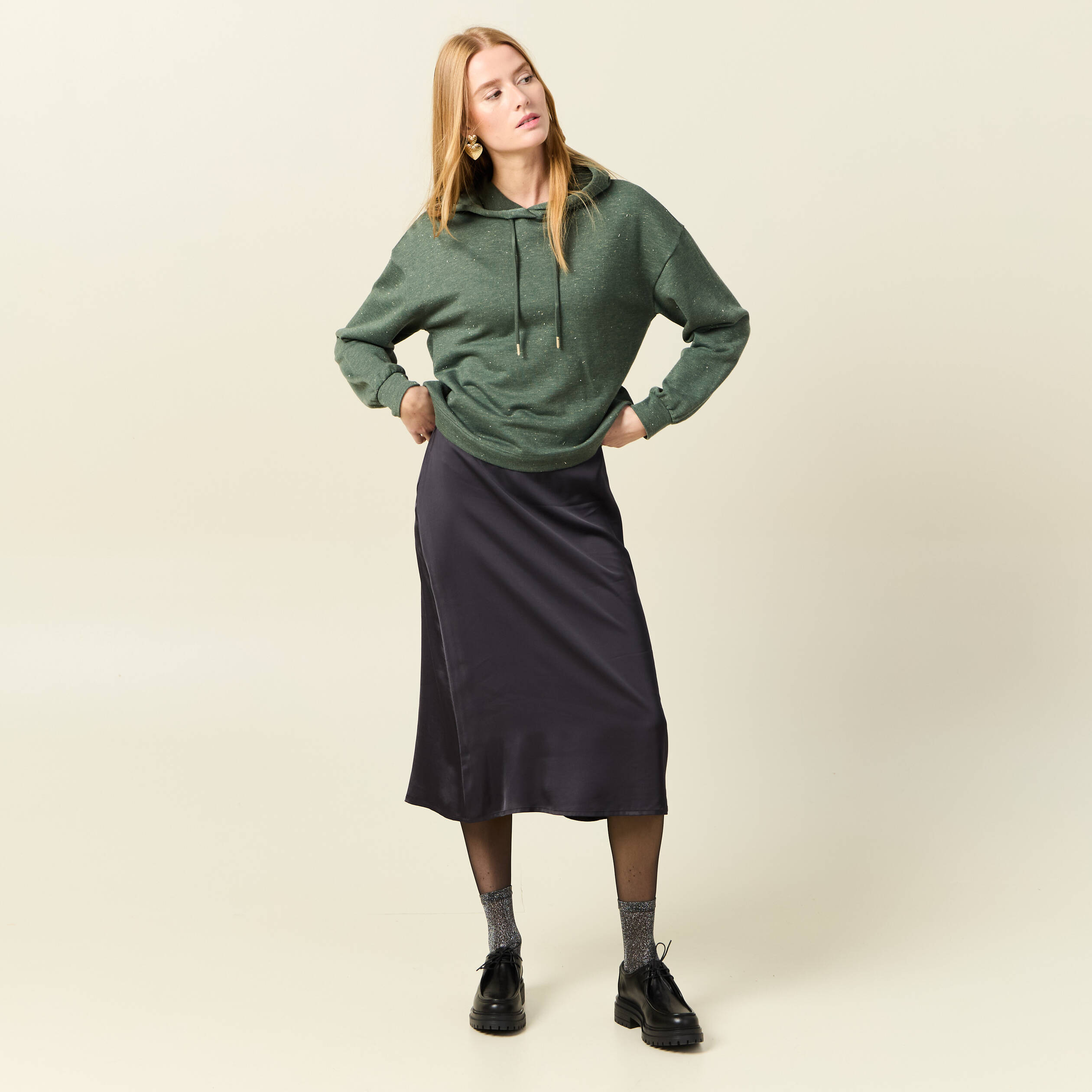 sweat a capuche brillant vert kaki femme Sweat à capuche brillant vert kaki femme