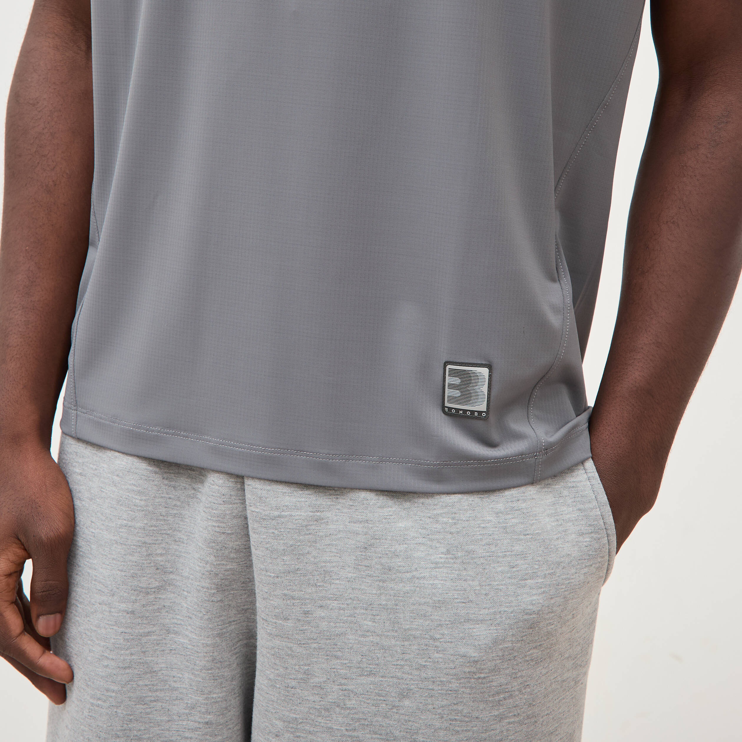 T-shirt col rond manches courtes gris fonc&eacute; homme