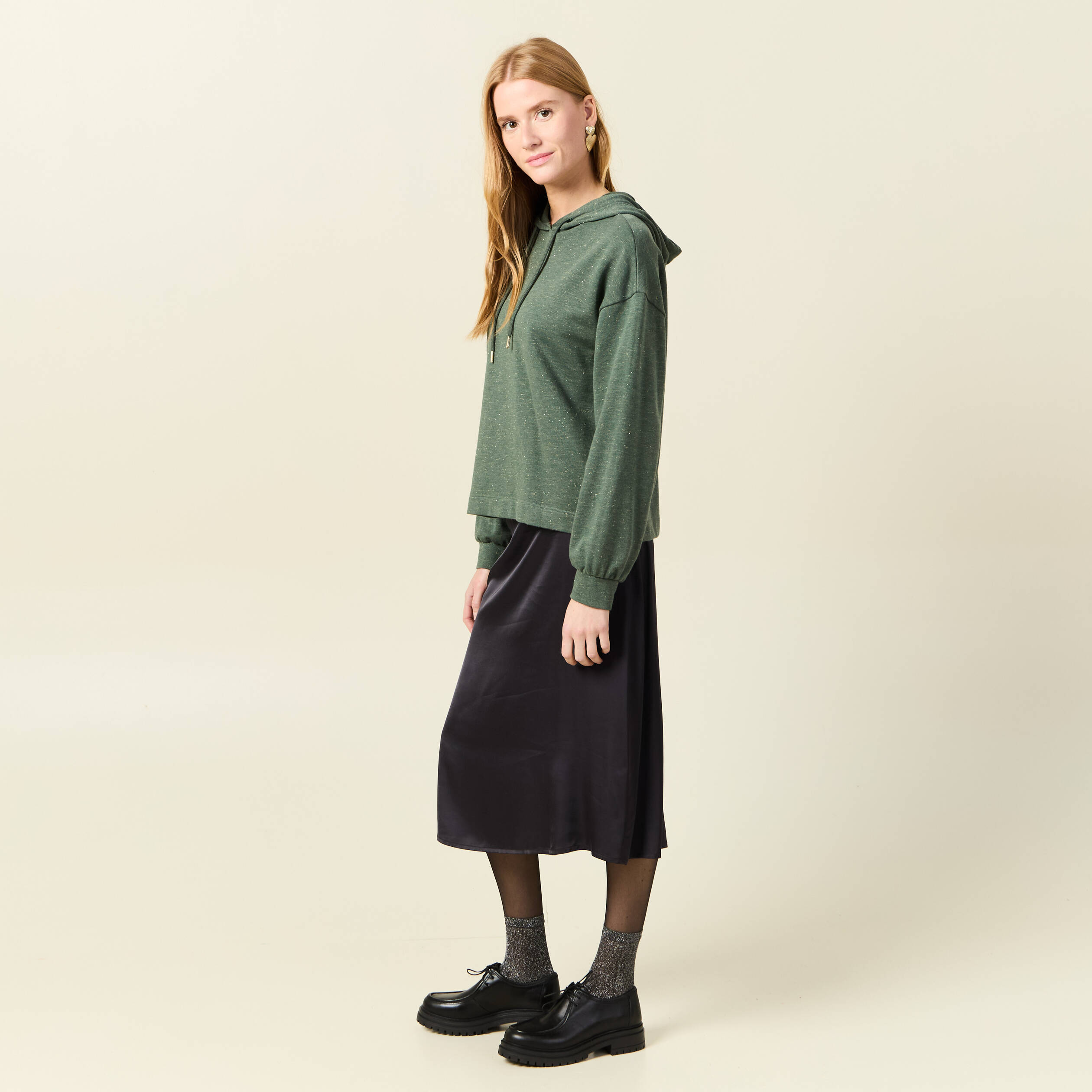 sweat a capuche brillant vert kaki femme Sweat à capuche brillant vert kaki femme