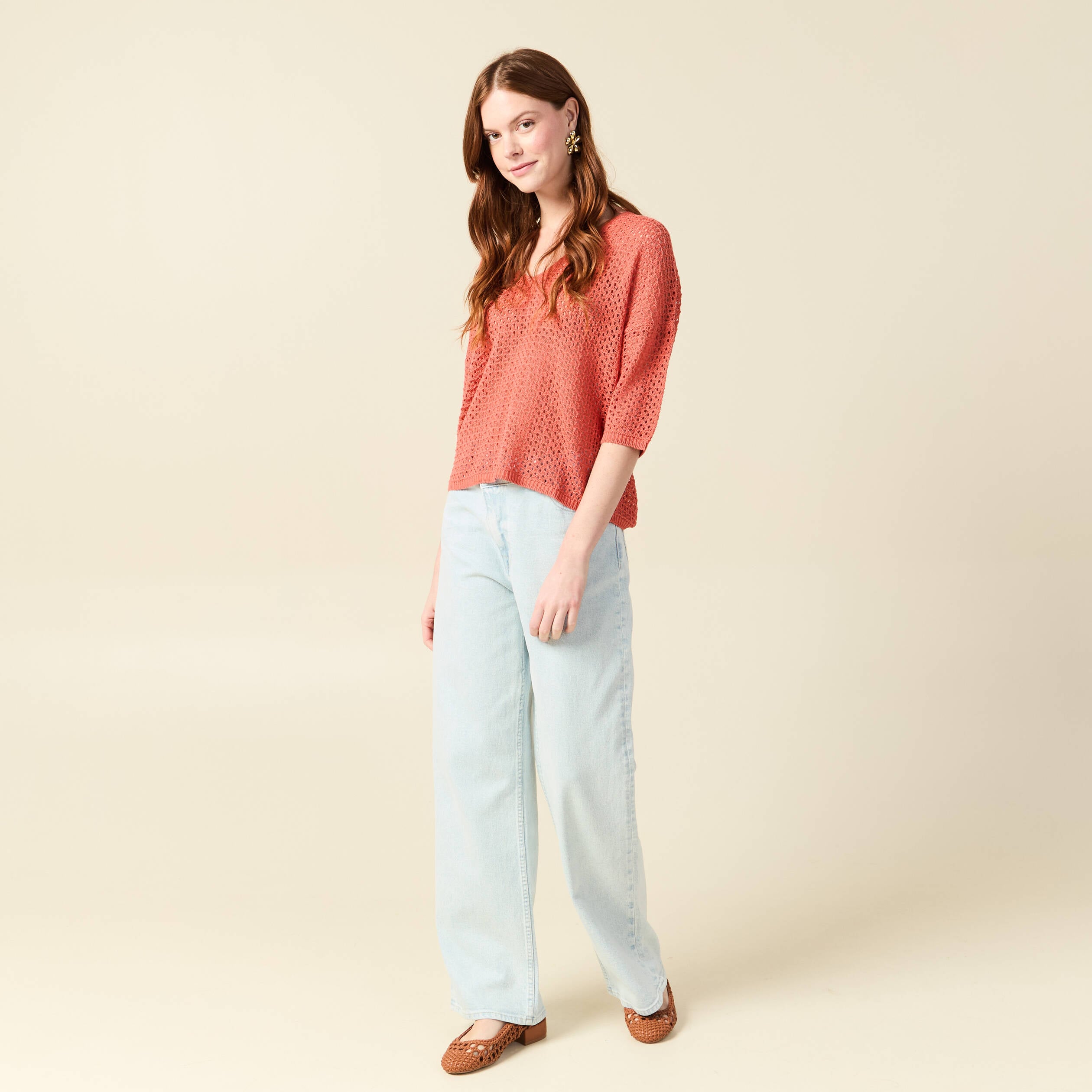 Pull ajour&eacute; col v manches 3/4 rouge fonc&eacute; femme