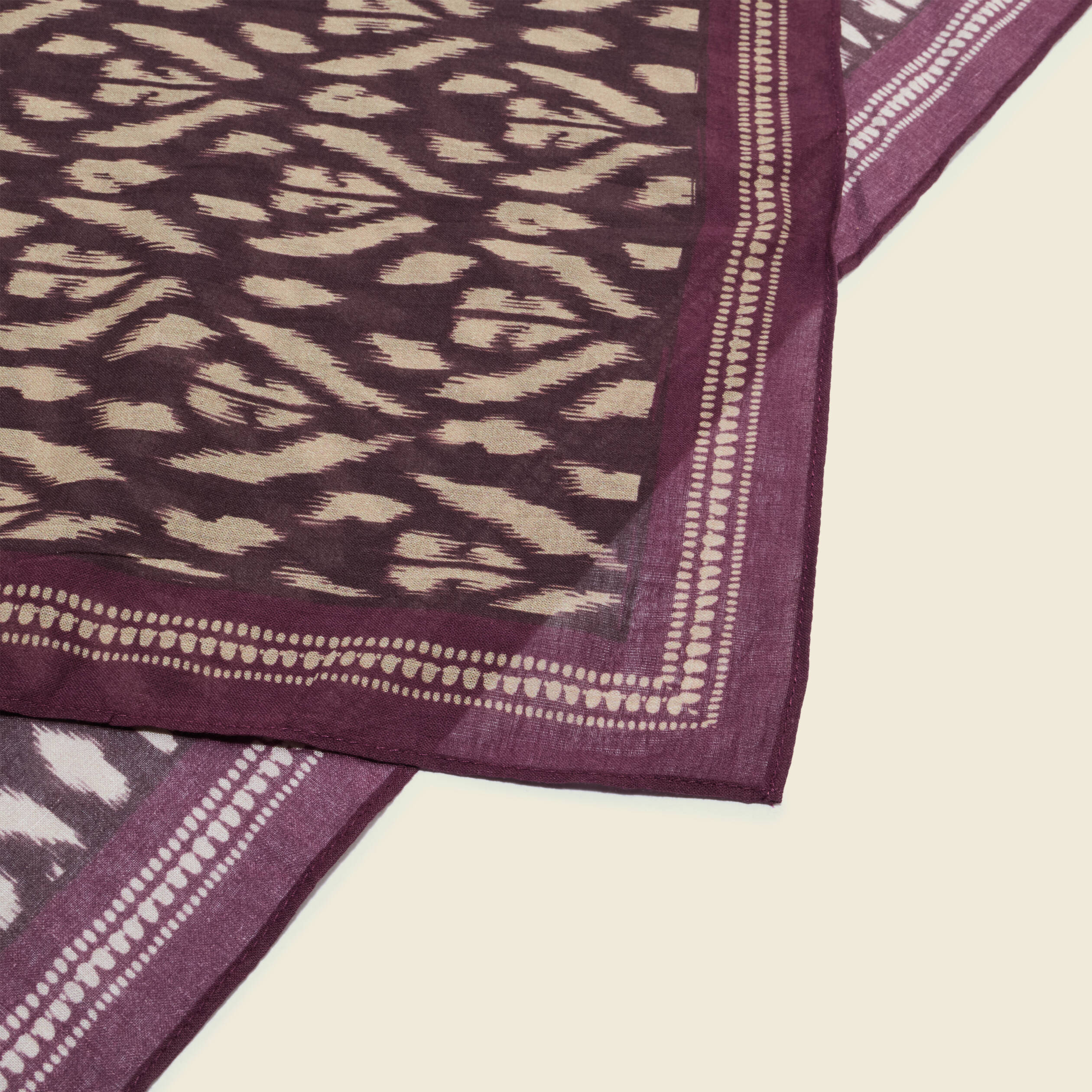 Foulard en coton marron fonc&eacute; homme