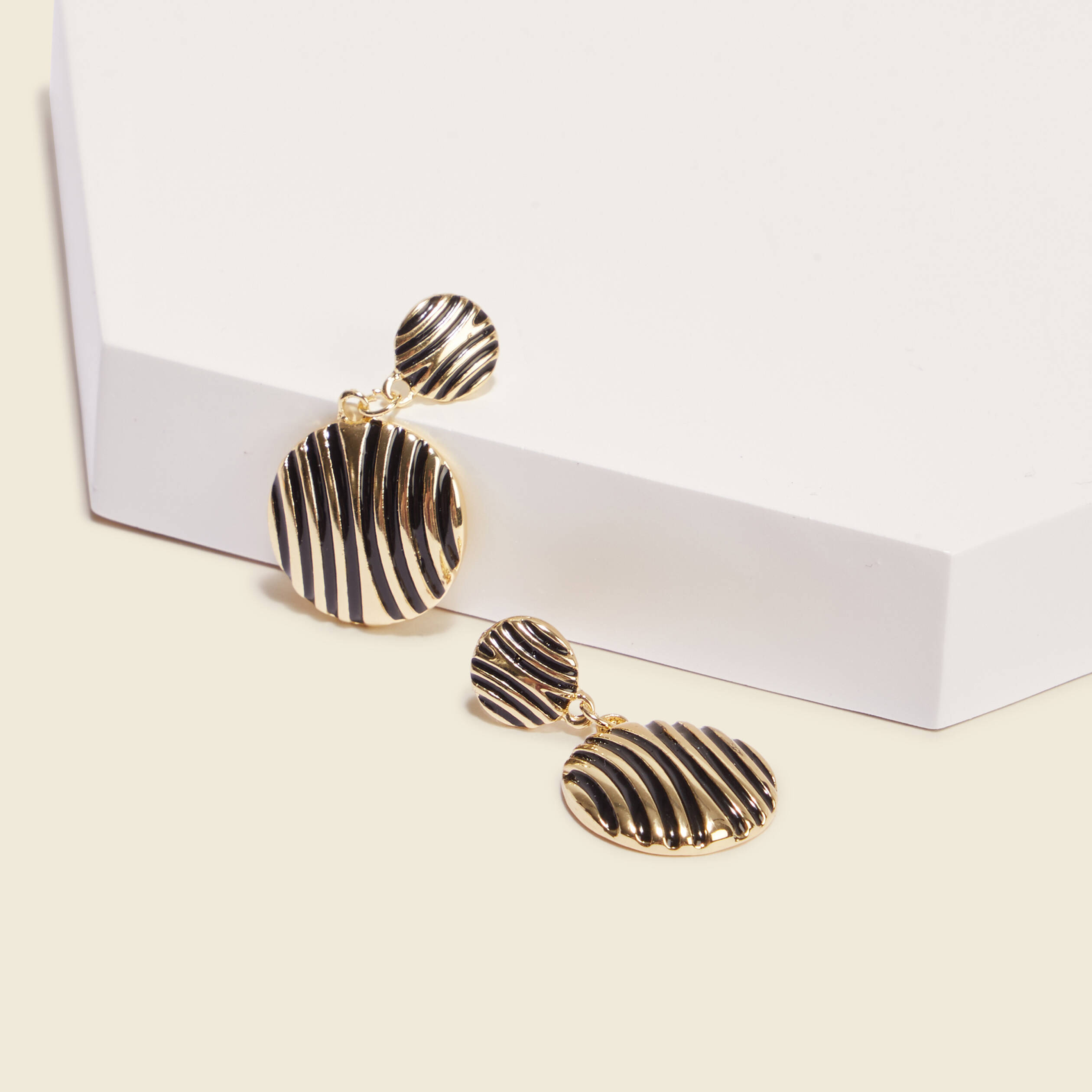 boucles doreilles pendantes couleur or femme Boucles d'oreilles pendantes couleur or femme