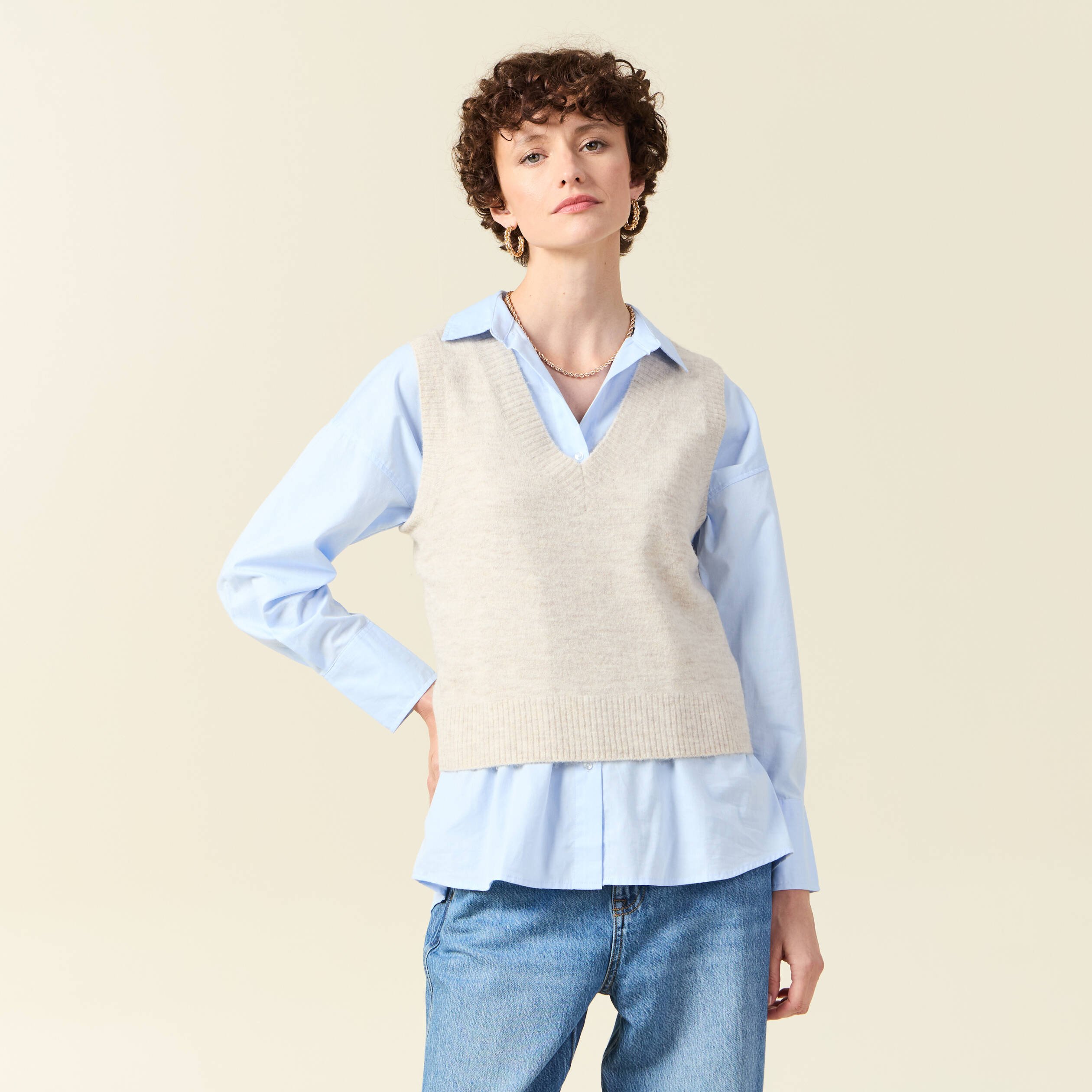 pull sans manches col en v creme femme Pull sans manches col en V creme femme