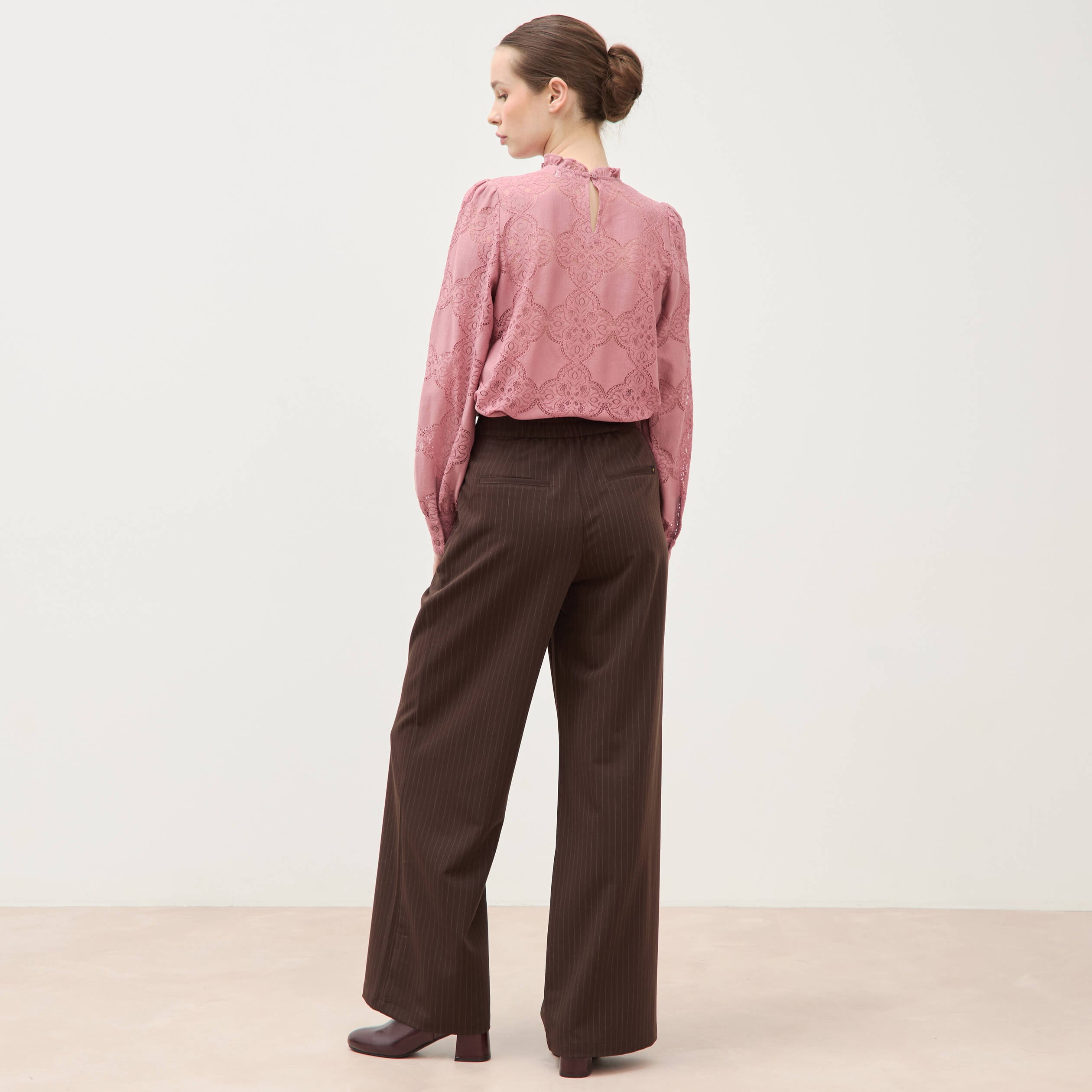 Pantalon large taille haute fluide marron fonc&eacute; femme