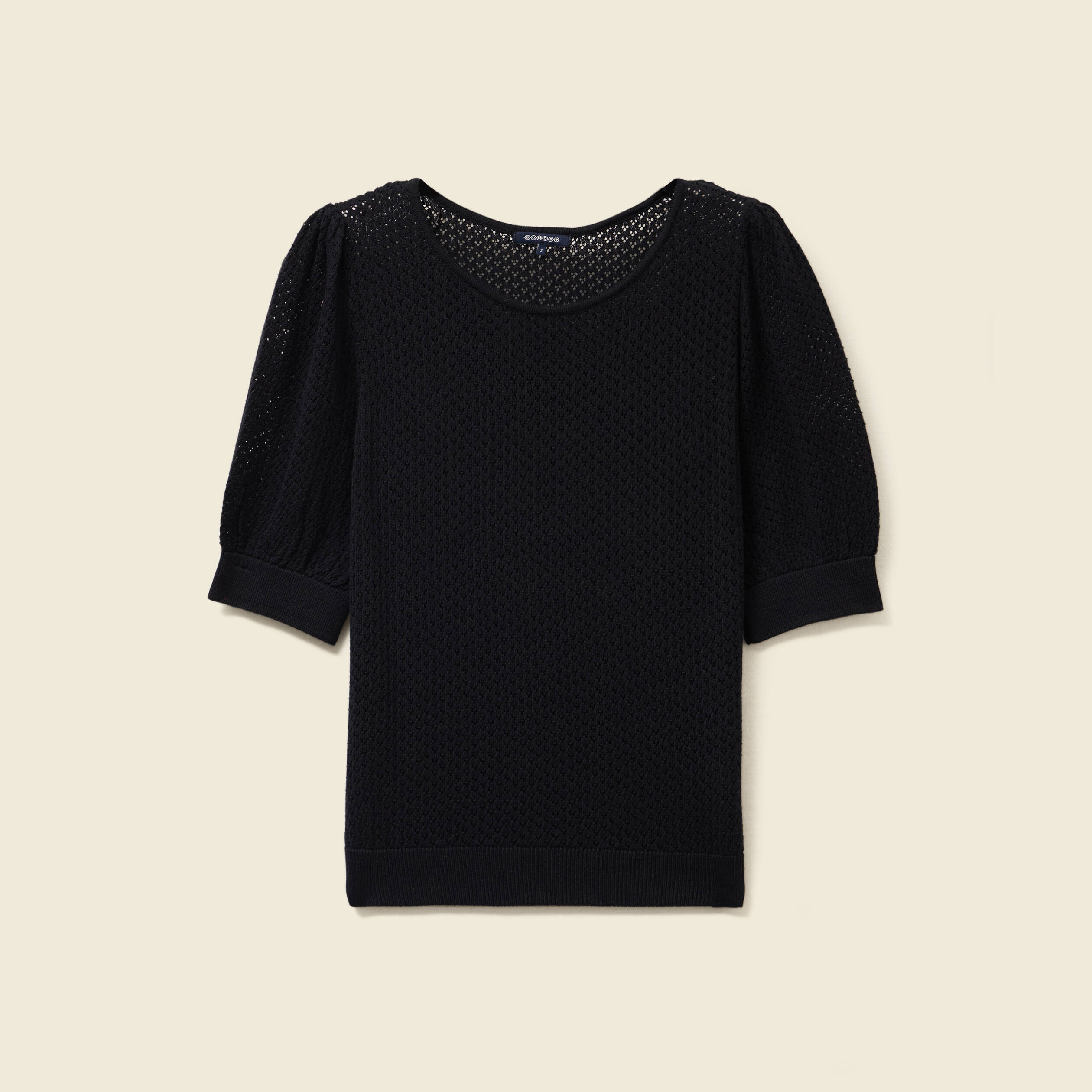 Pull manches courtes ajour&eacute; noir femme