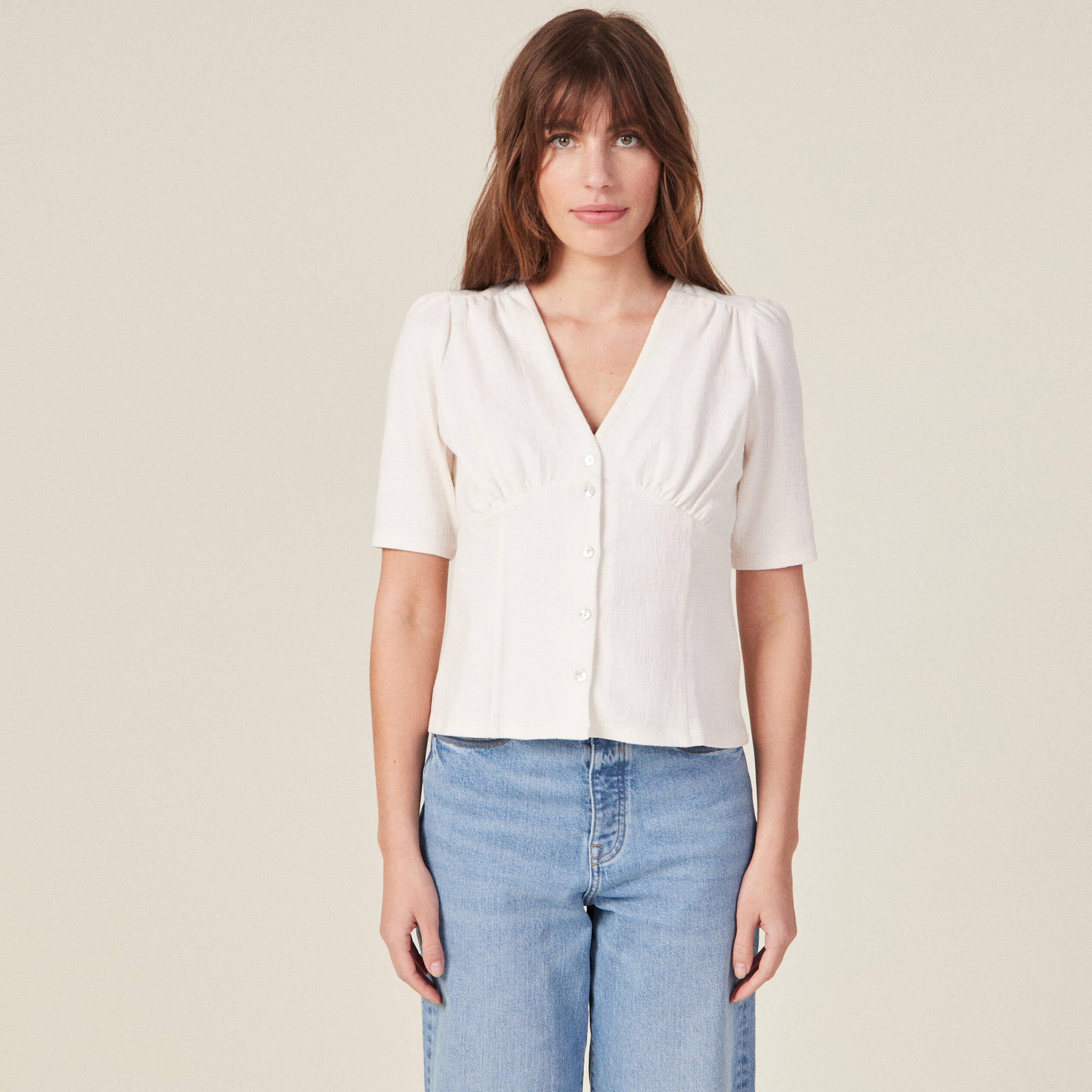 t shirt boutonne a manches courtes ecru femme T-shirt boutonné à manches courtes ecru femme
