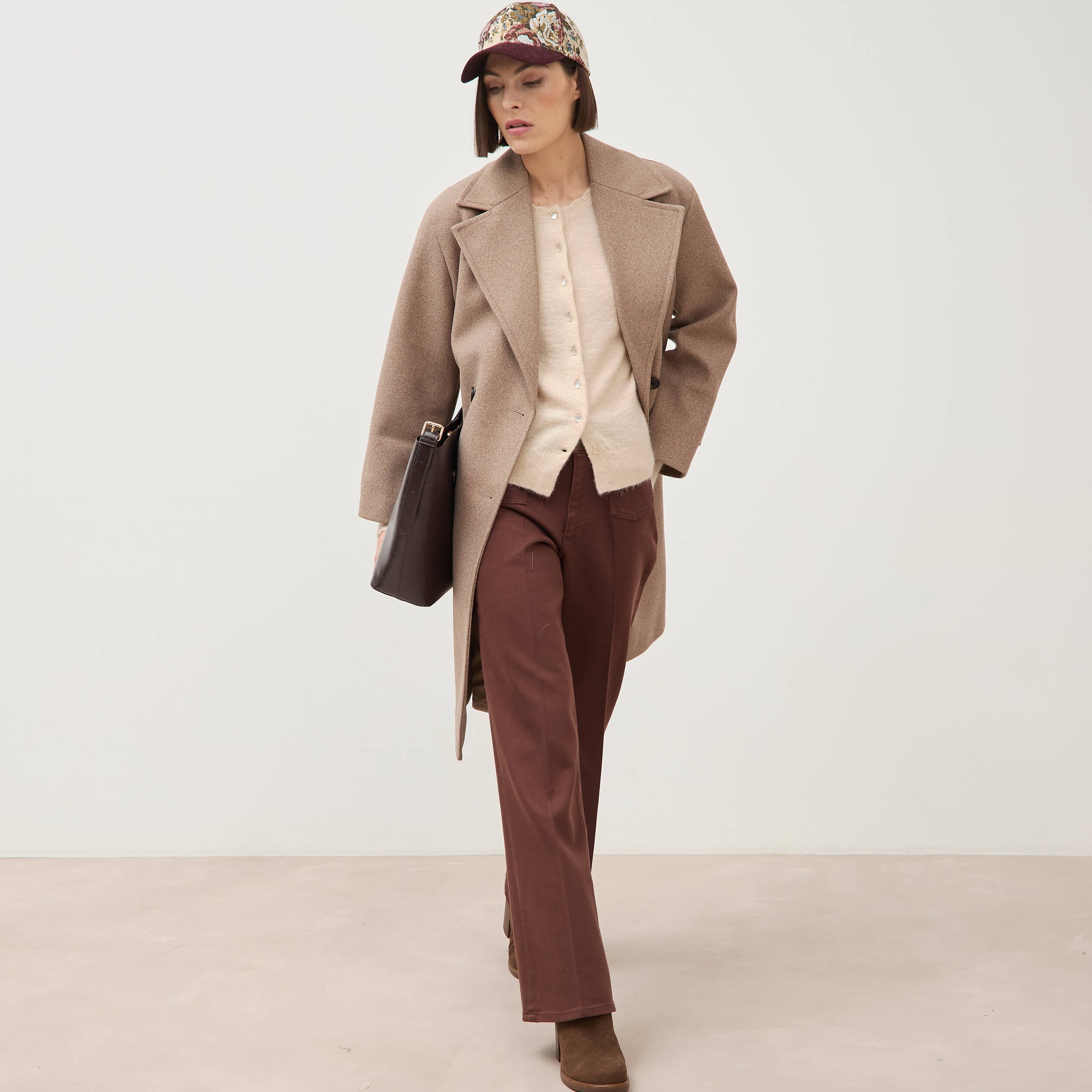 Gilet droit col rond manches longues creme femme