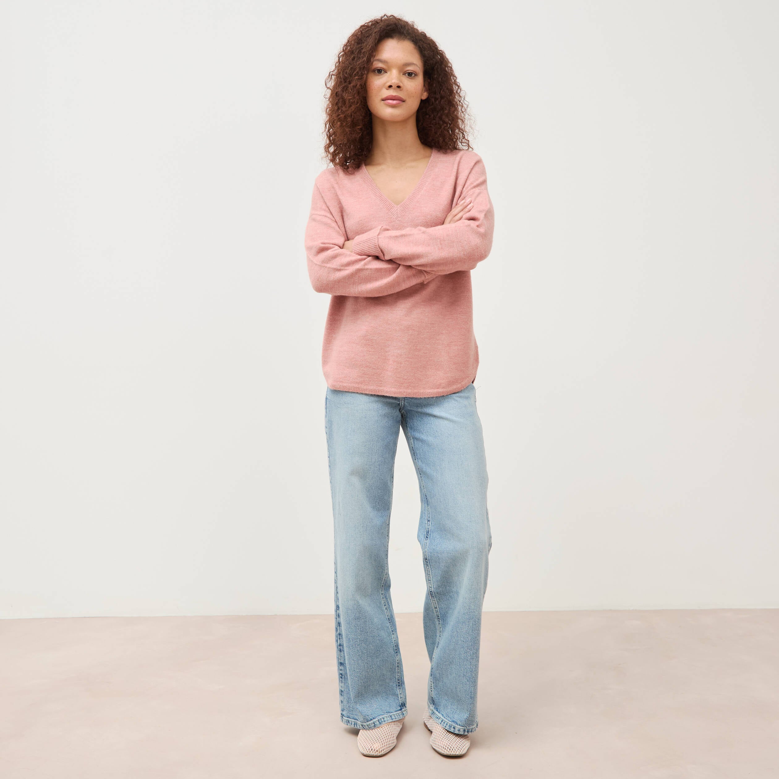 Pull manches longues col en V rose clair femme