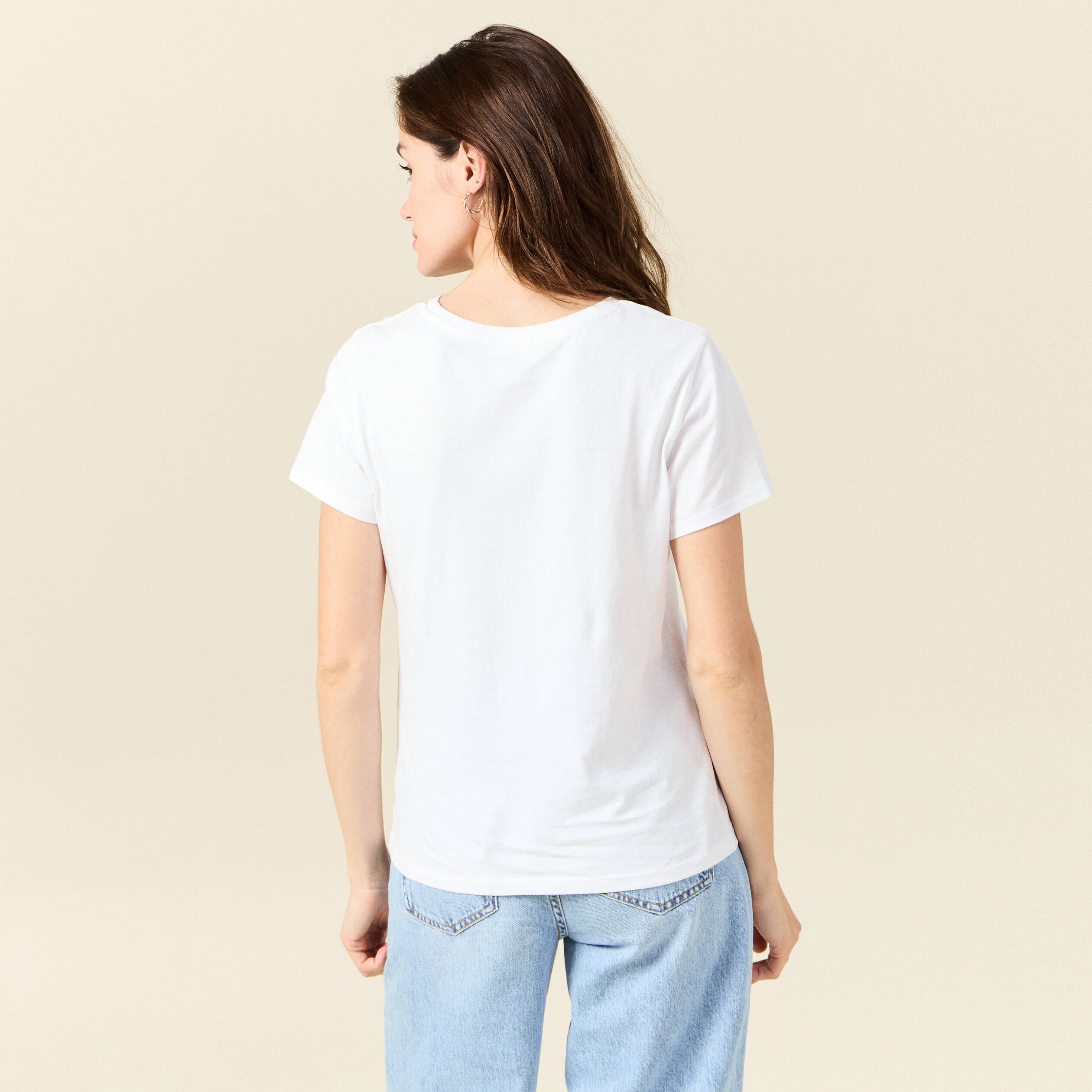 T-shirt cintr&eacute; col rond manches courtes blanc femme