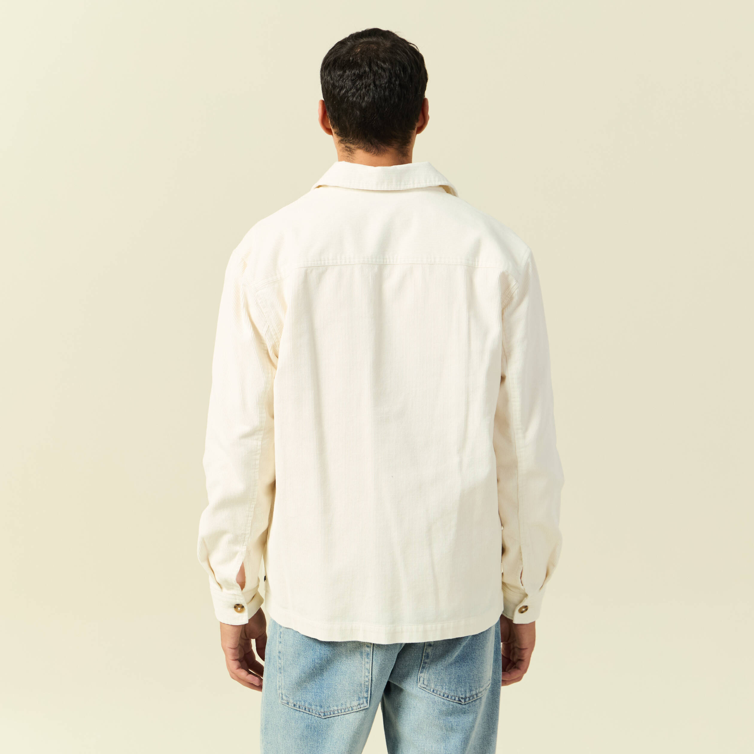 Surchemise courte droite en velours ecru homme
