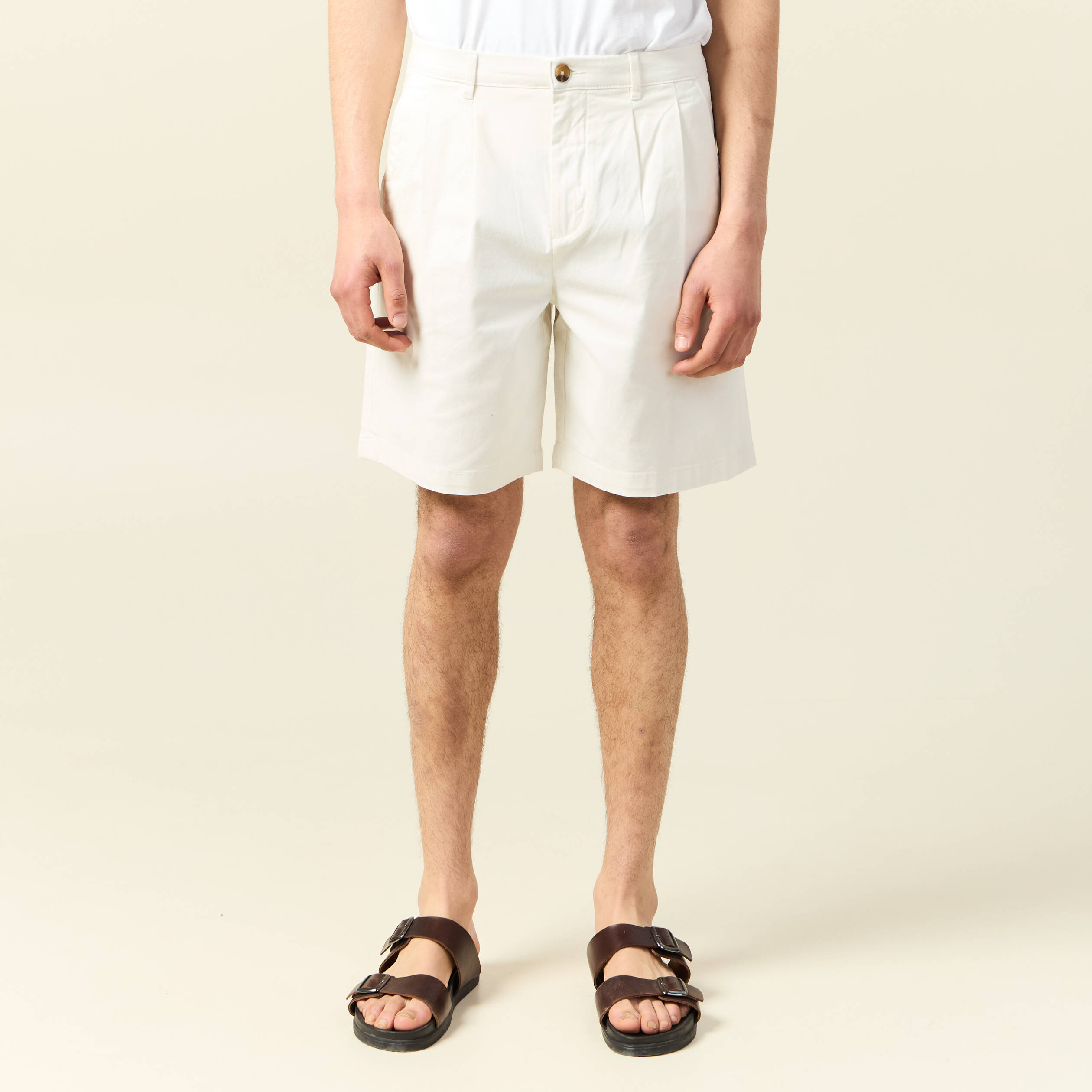 bermuda droit avec pinces ecru homme Bermuda droit avec pinces ecru homme