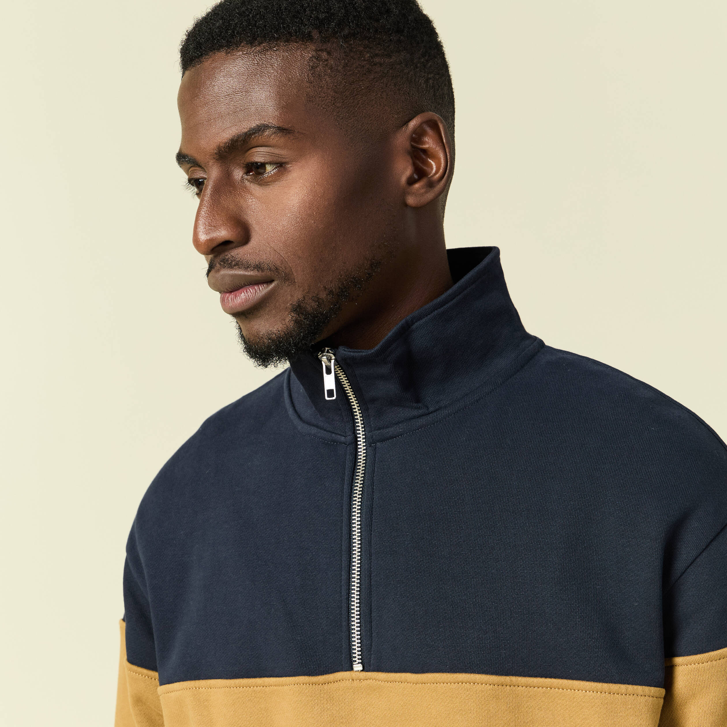 Sweat col montant manches longues bleu marine homme