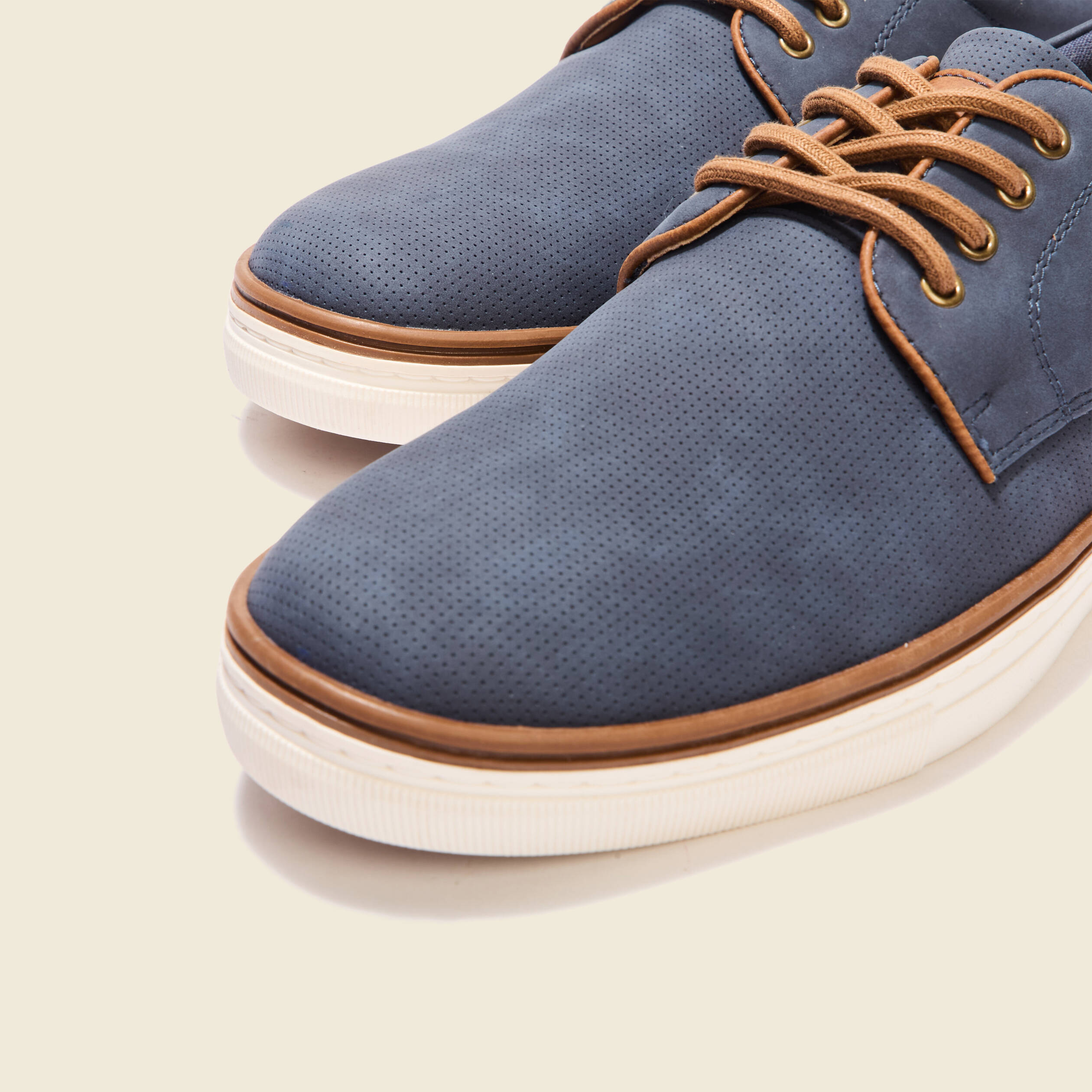 tennis plates a lacets bleu fonce homme Tennis plates à lacets bleu foncé homme