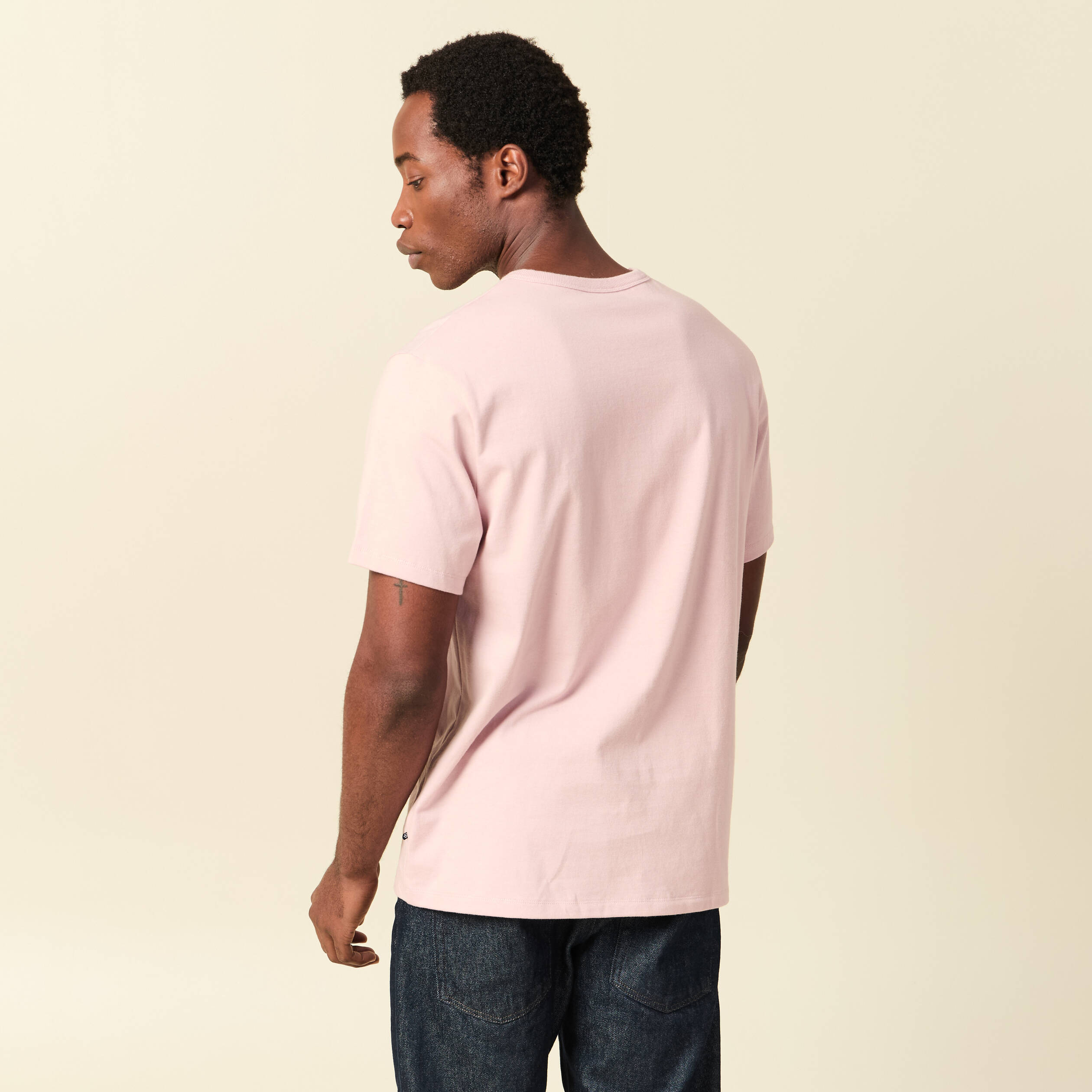 T-shirt col rond manches courtes brod&eacute; rose pastel homme