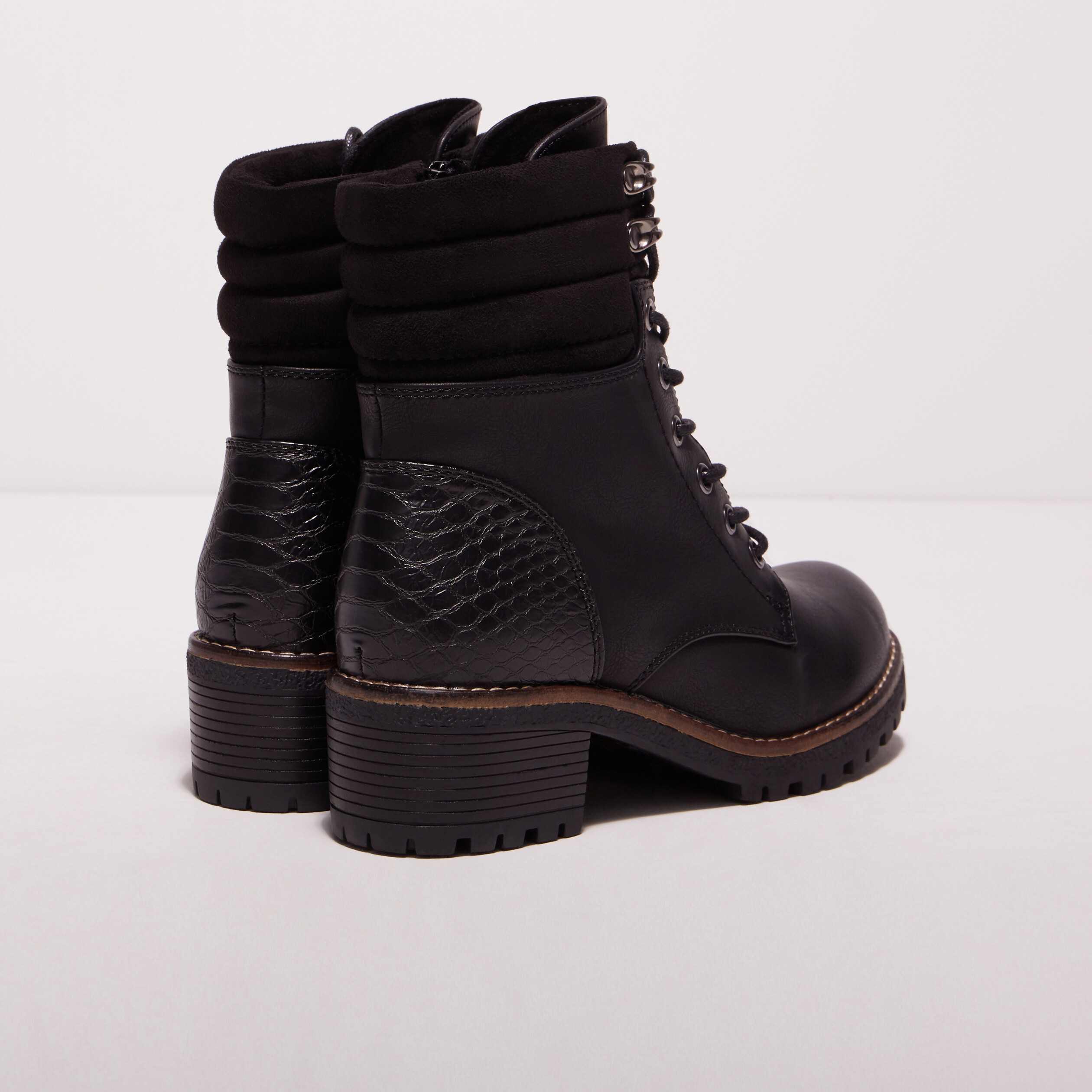 Bottines crantées noir femme