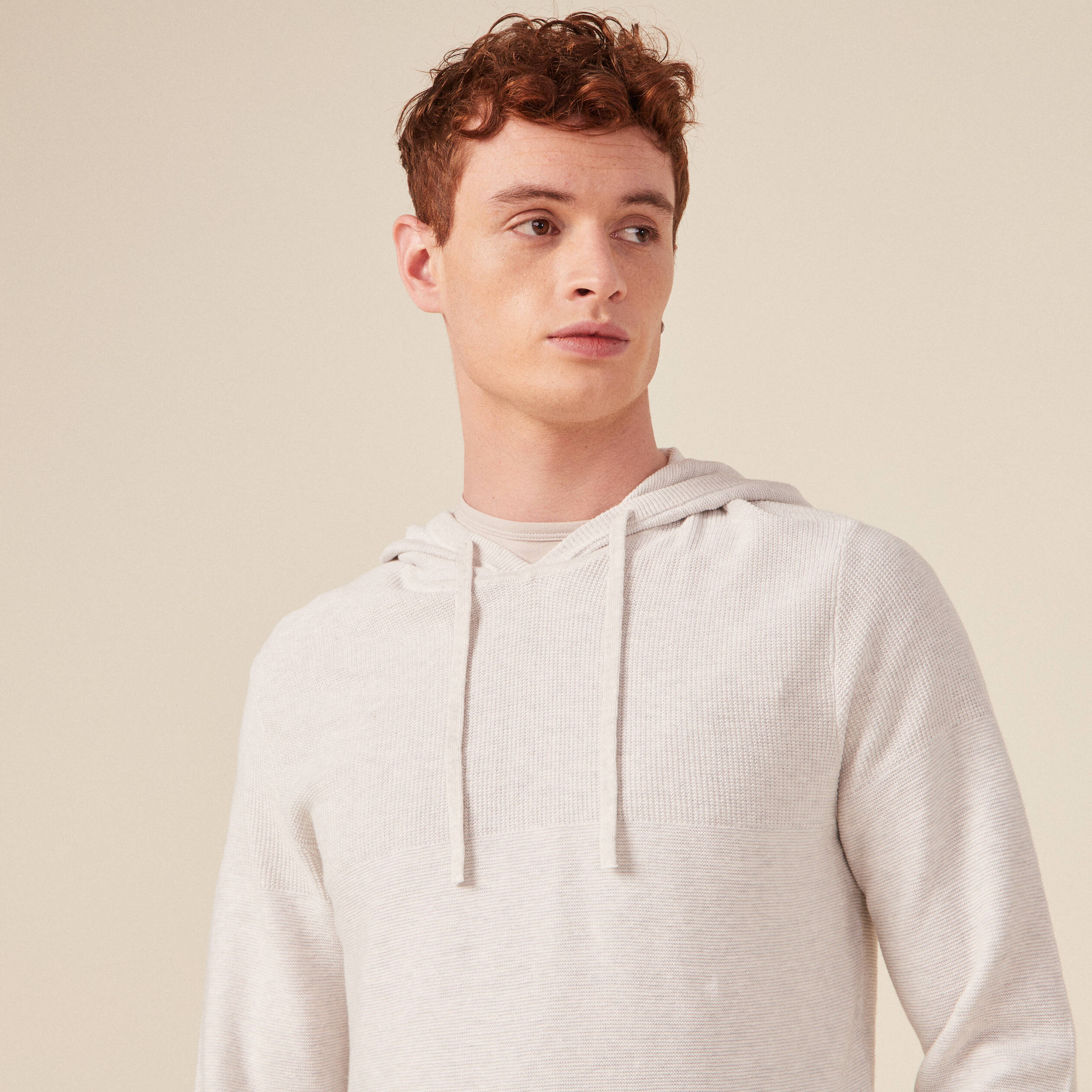 pull a capuche ecru homme Pull à capuche ecru homme
