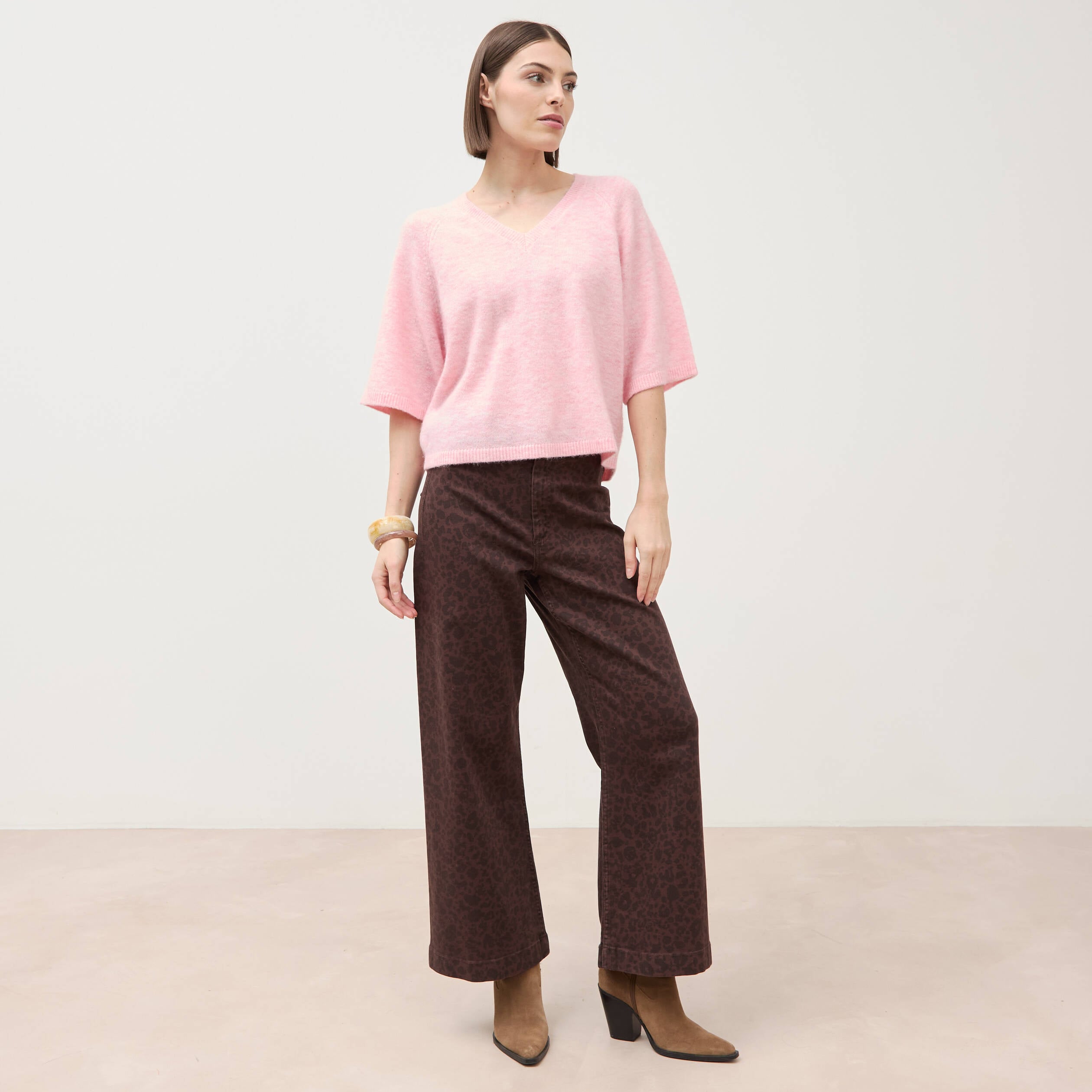 Pull droit court col v manches courtes rose clair femme